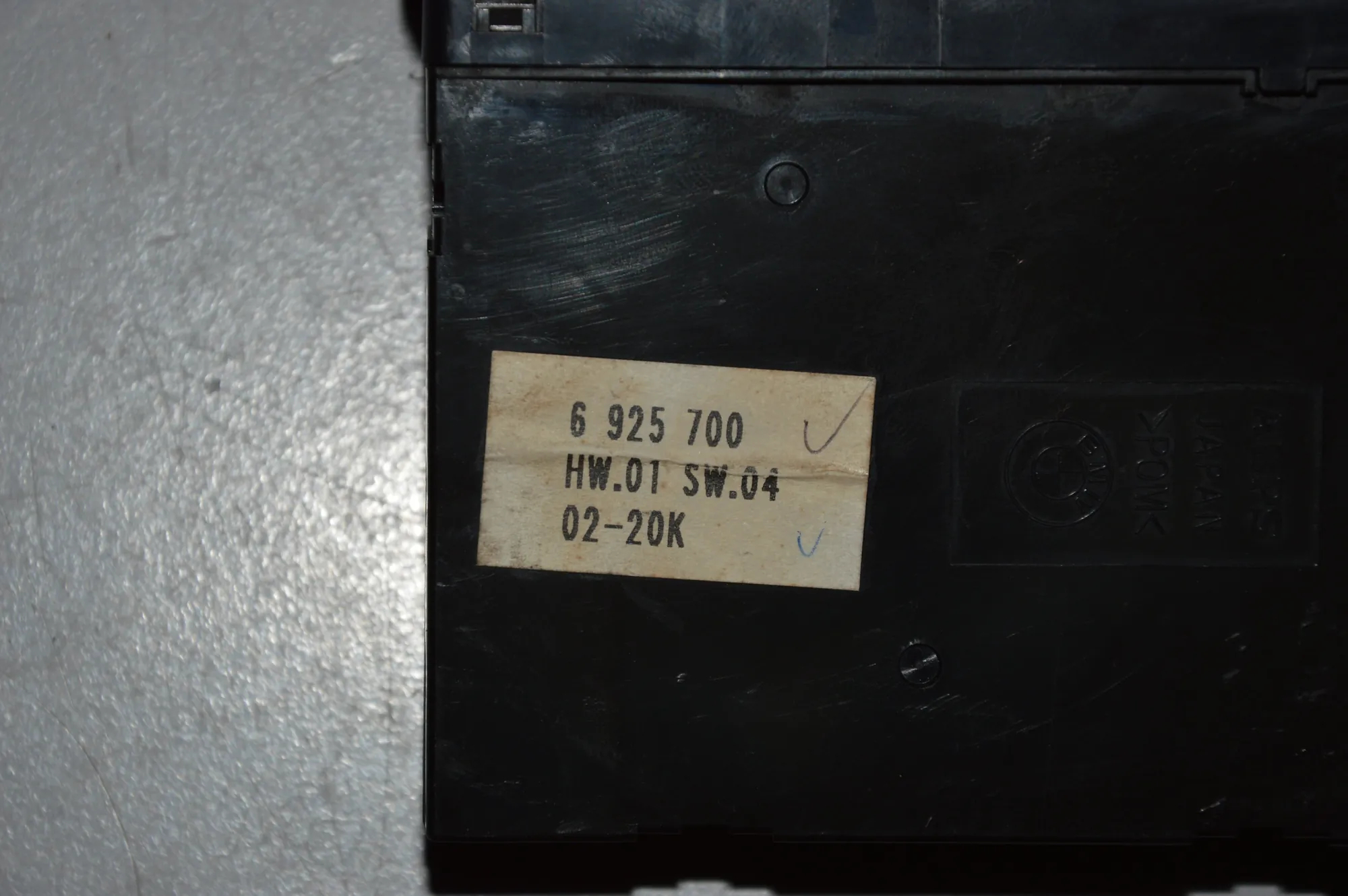 Front Left Door Window Switch – OEM 6925700 · BMW X5 (E53) 4.6 is 2002