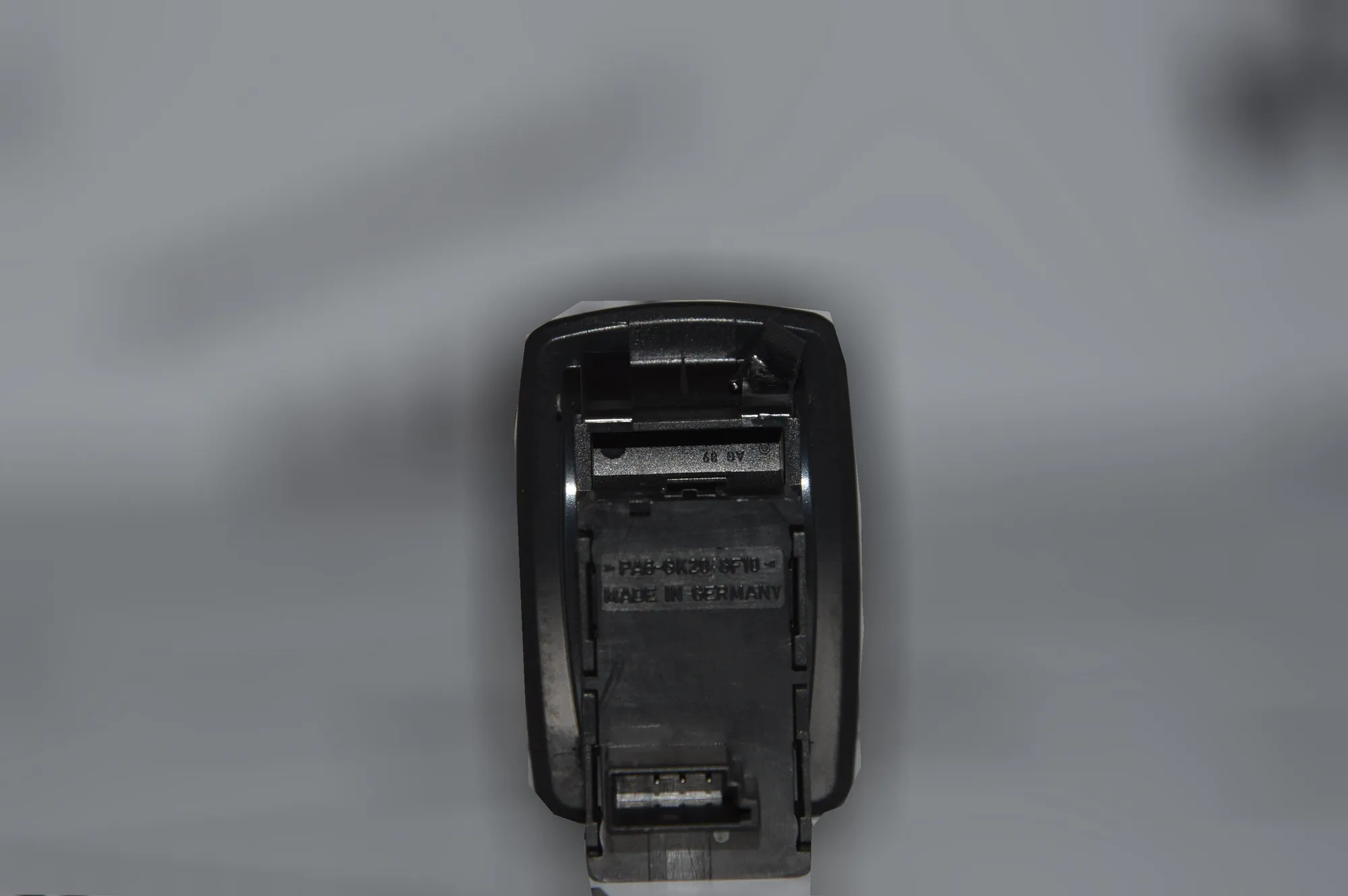 Rear Right Door Window Switch – OEM 6945874 · BMW 1 (E87) BMW 1 (E87) 2008 – 2