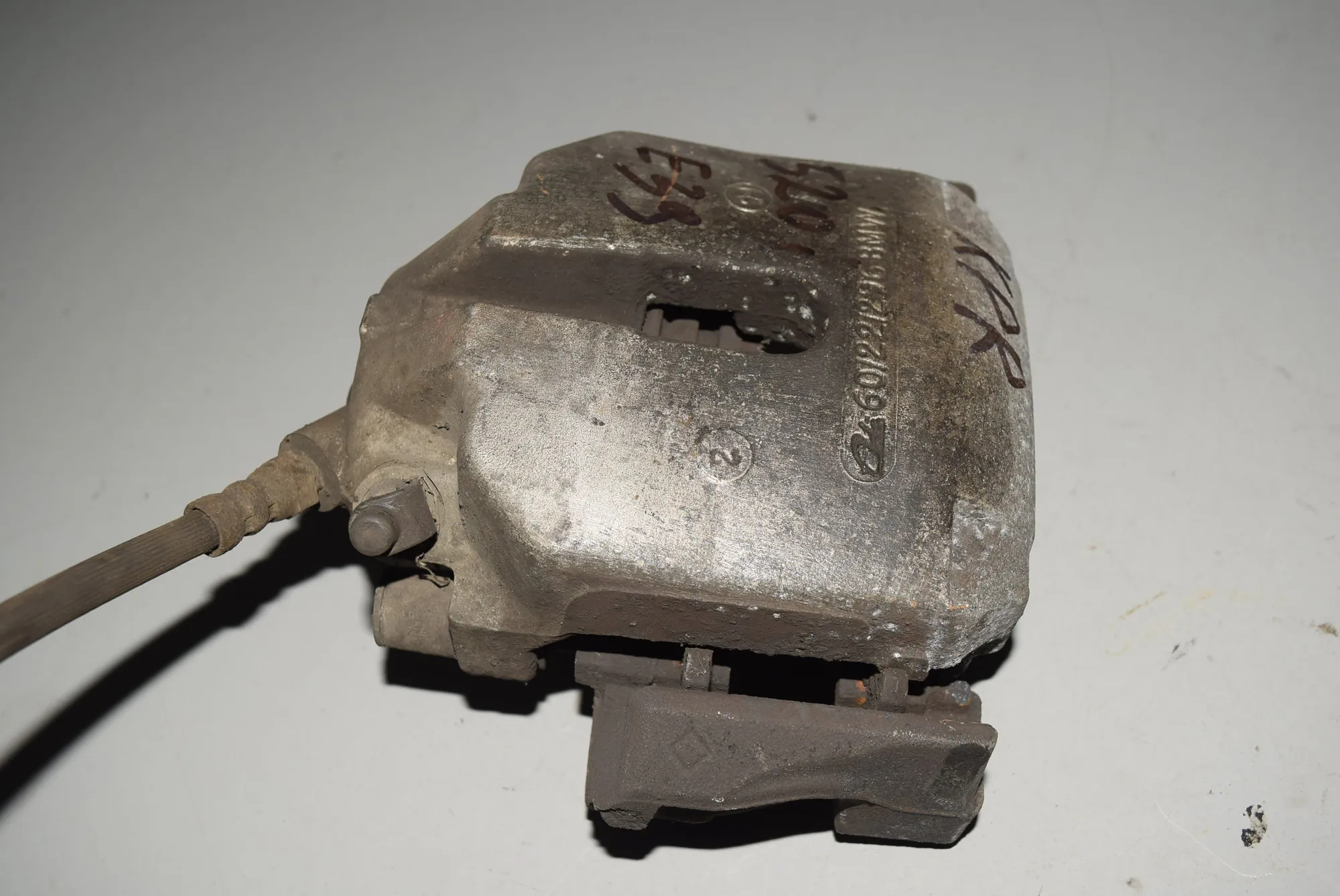 Front Left Brake Caliper · BMW 5 Touring (E39) BMW 5 Touring (E39) 520 i 2002