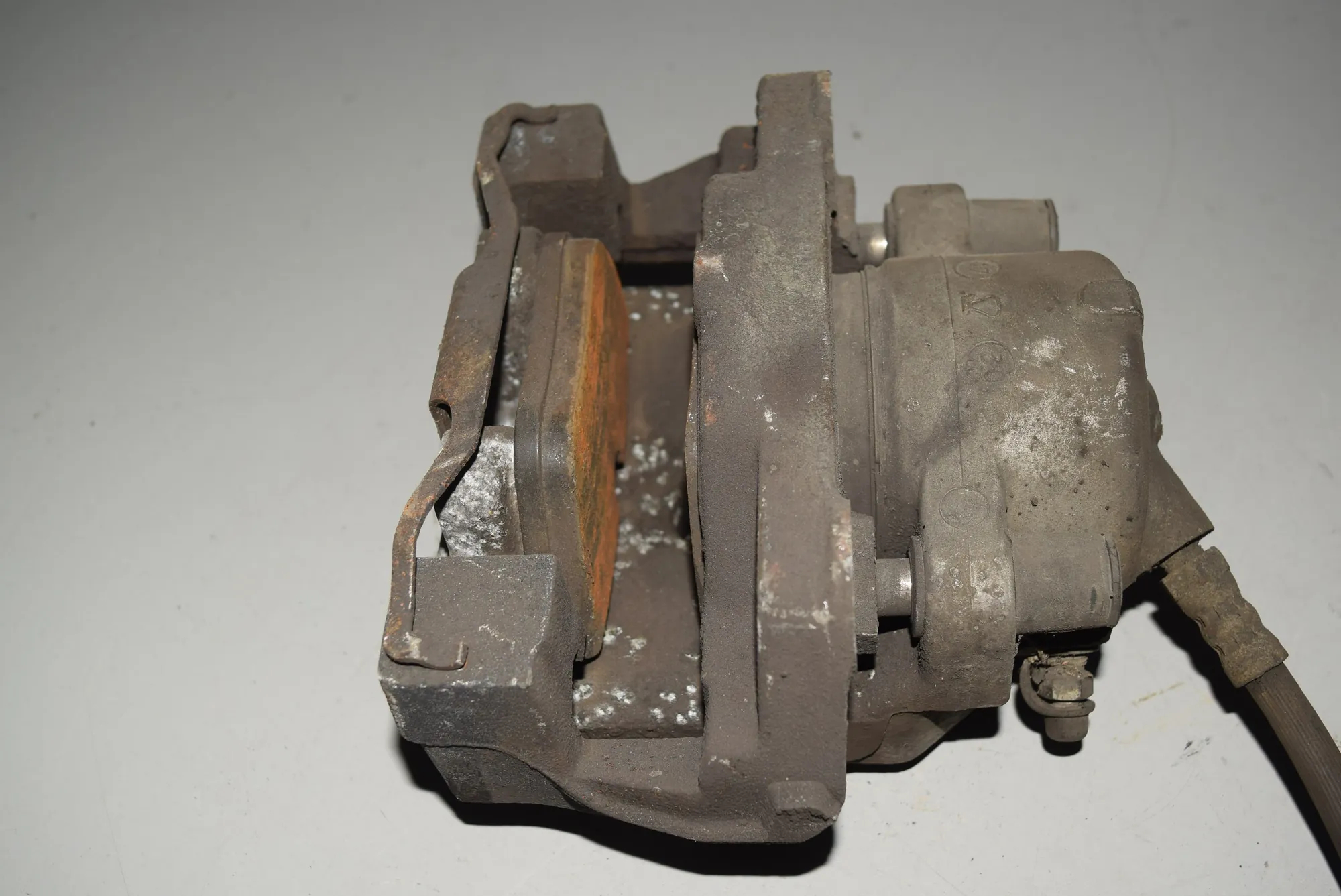 Front Left Brake Caliper · BMW 5 Touring (E39) BMW 5 Touring (E39) 520 i 2002 – 2