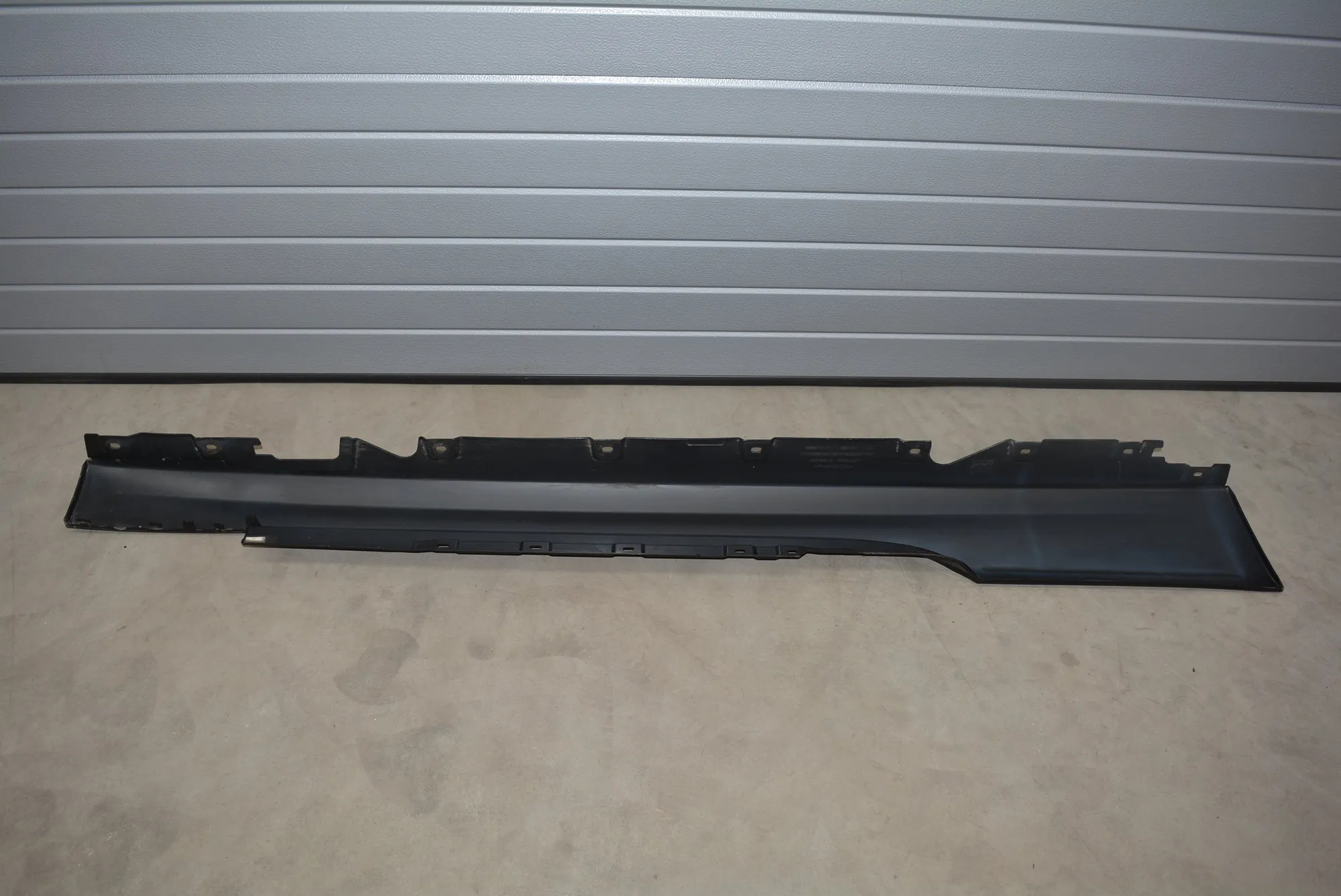 Left Side Plastic Sideskirt Cover – OEM 22339910 · BMW 6 Coupe (F13) BMW 6 Coupe (F13) 2011 – 4
