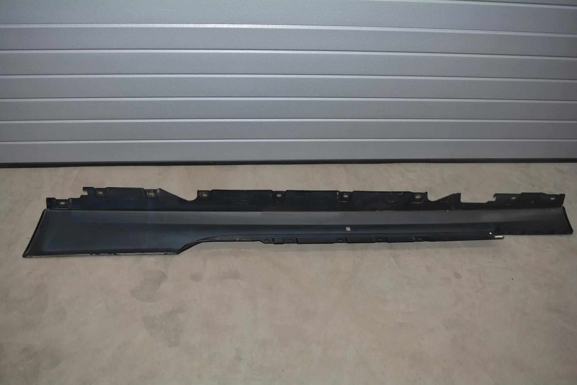 Right Side Plastic Sideskirt Cover – OEM 22339910 · BMW 6 Coupe (F13) BMW 6 Coupe (F13) 2011 – 5
