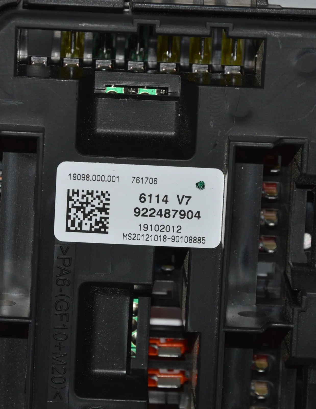 Fuse Box – OEM 9224879 · BMW 1 (F20) BMW 1 (F20) 116 d 2012 – 3