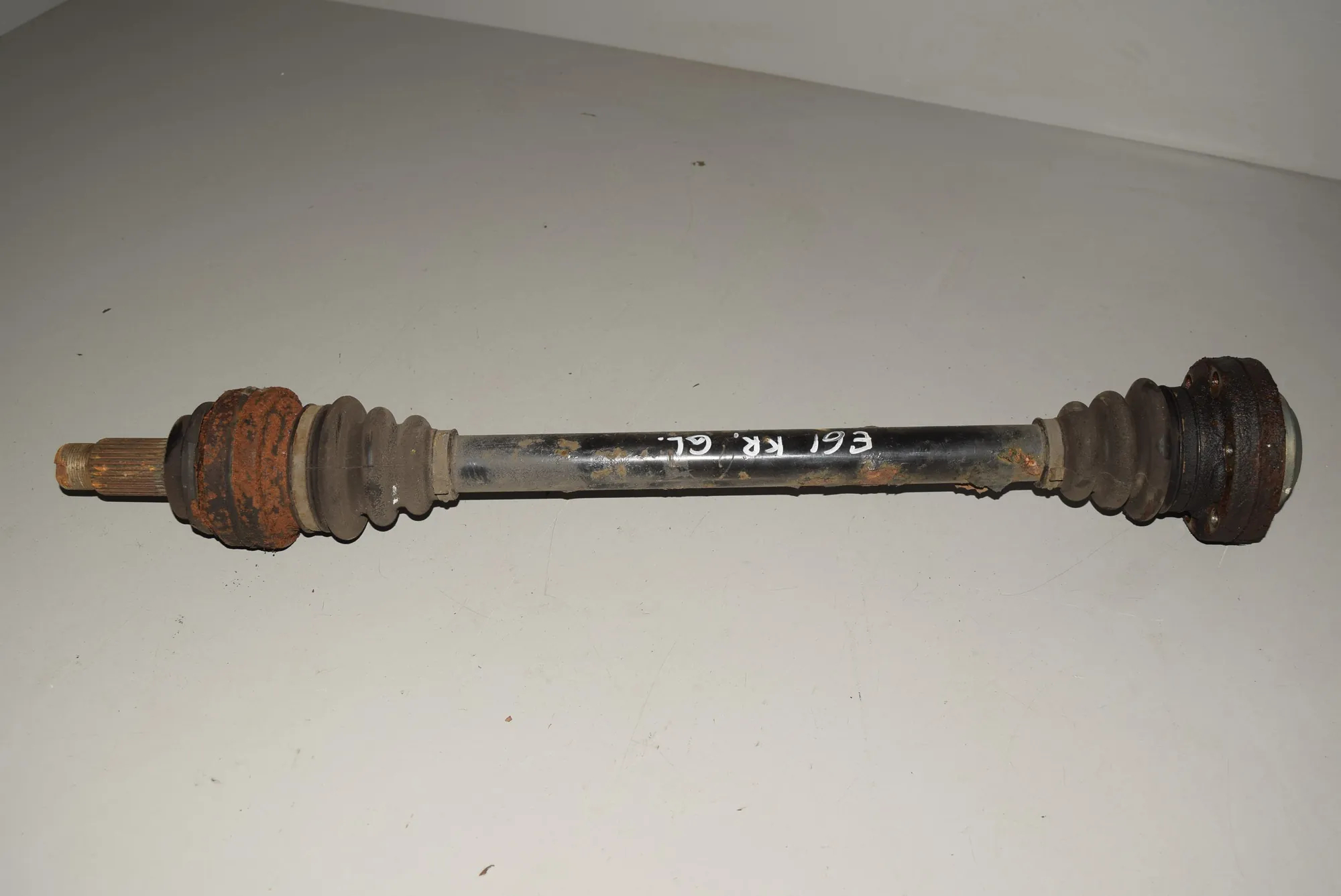 Rear Left Driveshaft – OEM 7521131 · BMW 5 Touring (E61) BMW 5 Touring (E61) 2005