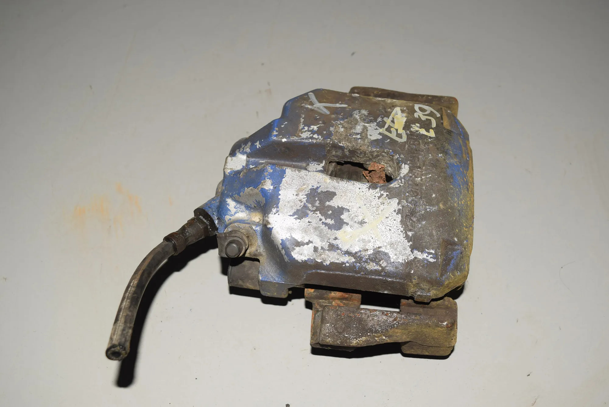 Front Left Brake Caliper · BMW 5 (E39) BMW 5 (E39) 530 d 2000