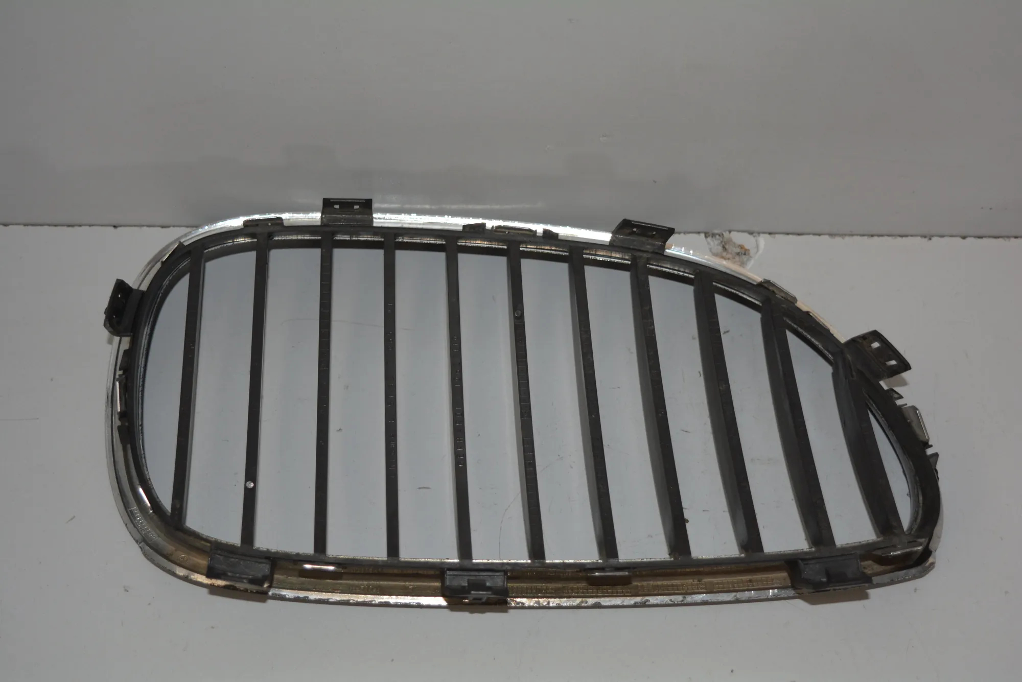 Front Left Grill · BMW 5 (E60) 520 d 2009 – 9
