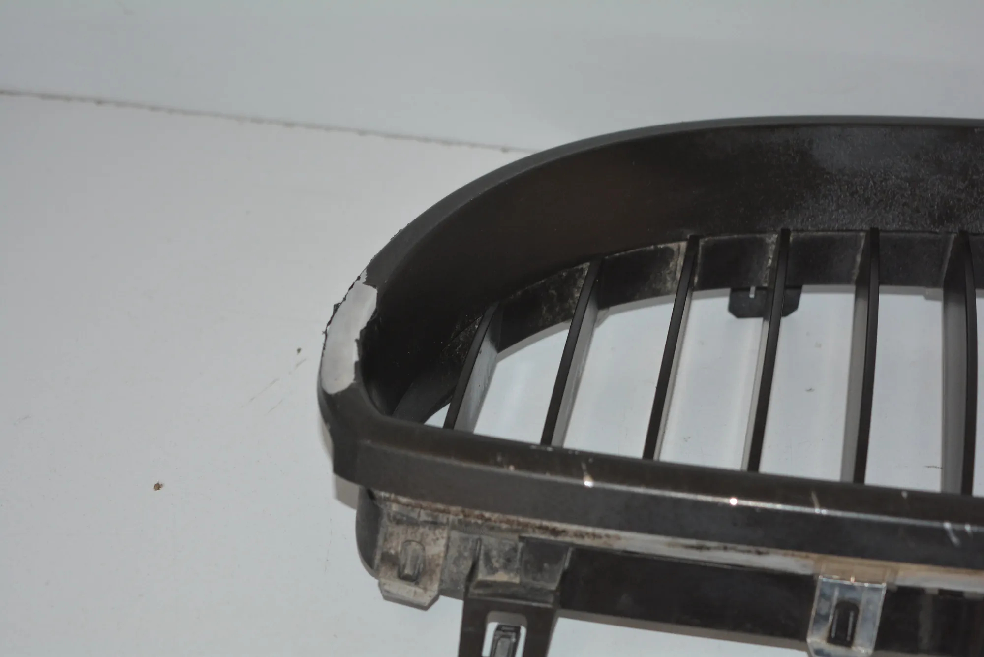 Front Left Grill · BMW 5 (E60) 520 d 2009 – 8