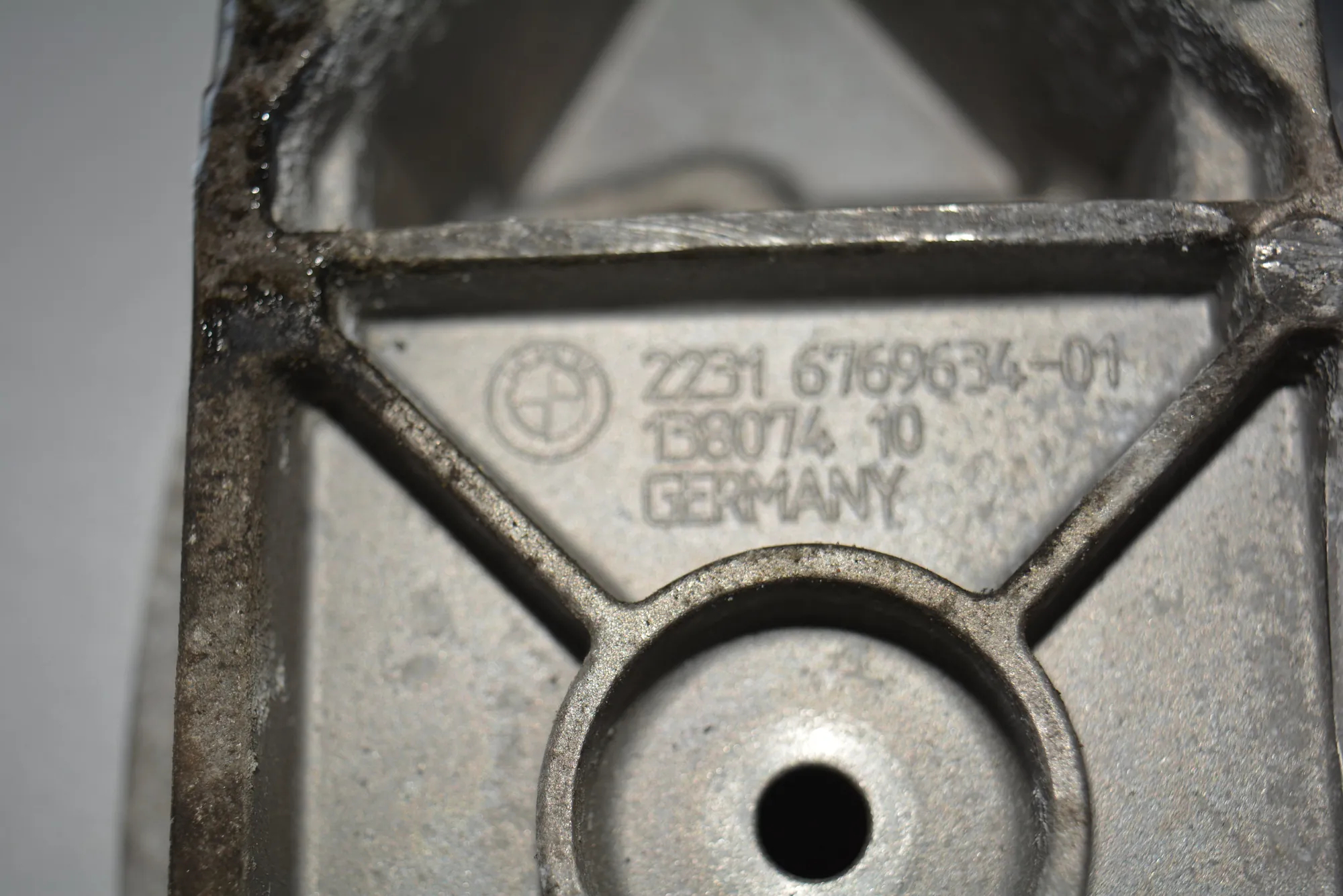 Gearbox Support Mount Bracket – OEM 6769634 · BMW 5 (E60) 520 d 2009 – 5
