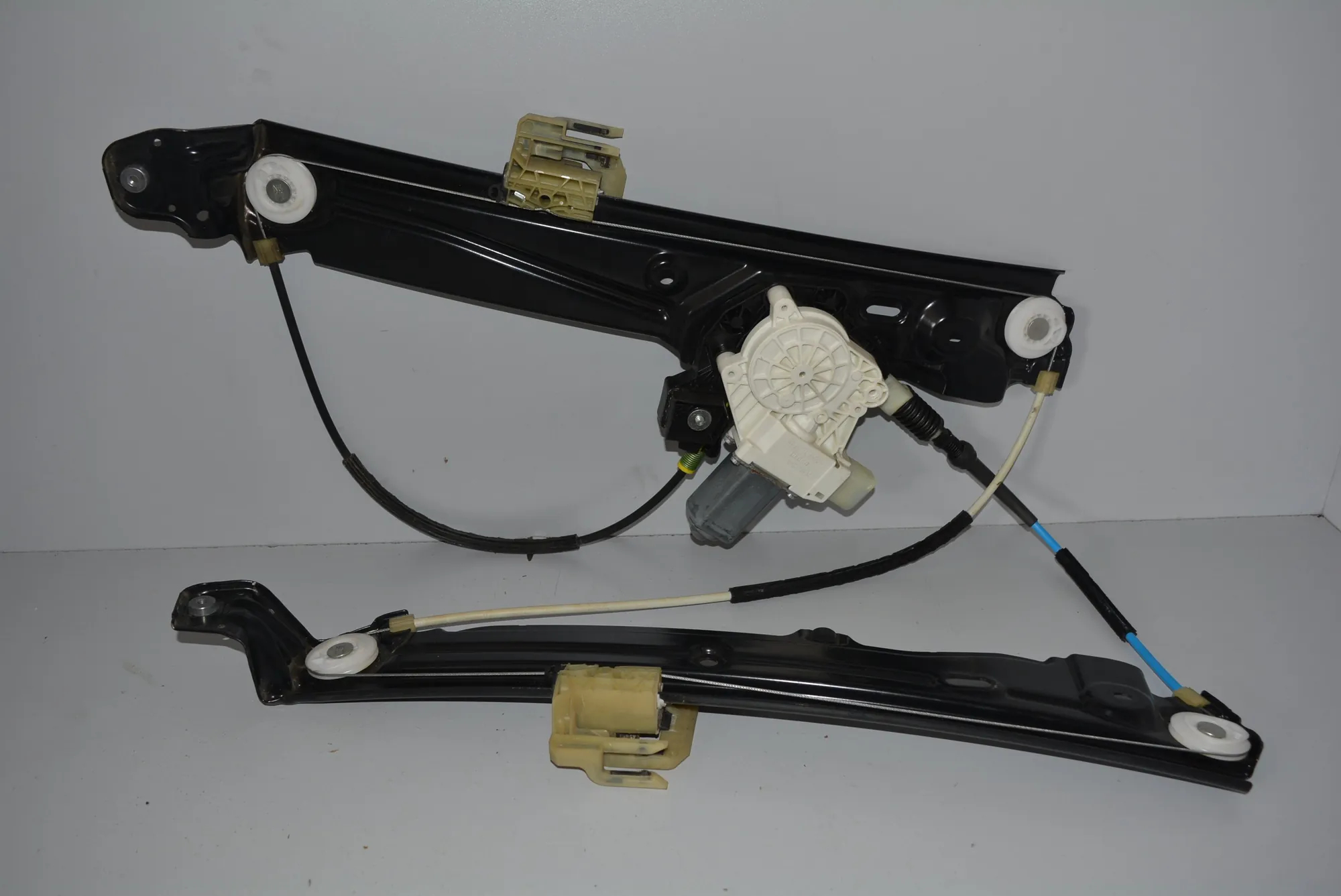 Front Left Door Window Regulator – OEM 7182131 · BMW 5 (F10) BMW 5 (F10) 2013 – 2
