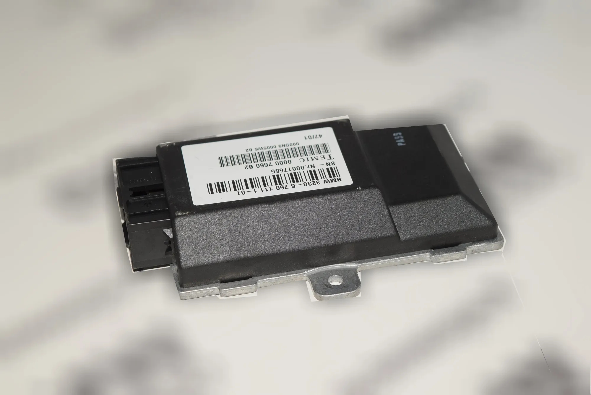 Other Control Units – OEM 6760111 · BMW 7 (E65, E66, E67) 735 i, Li 2001 – 4