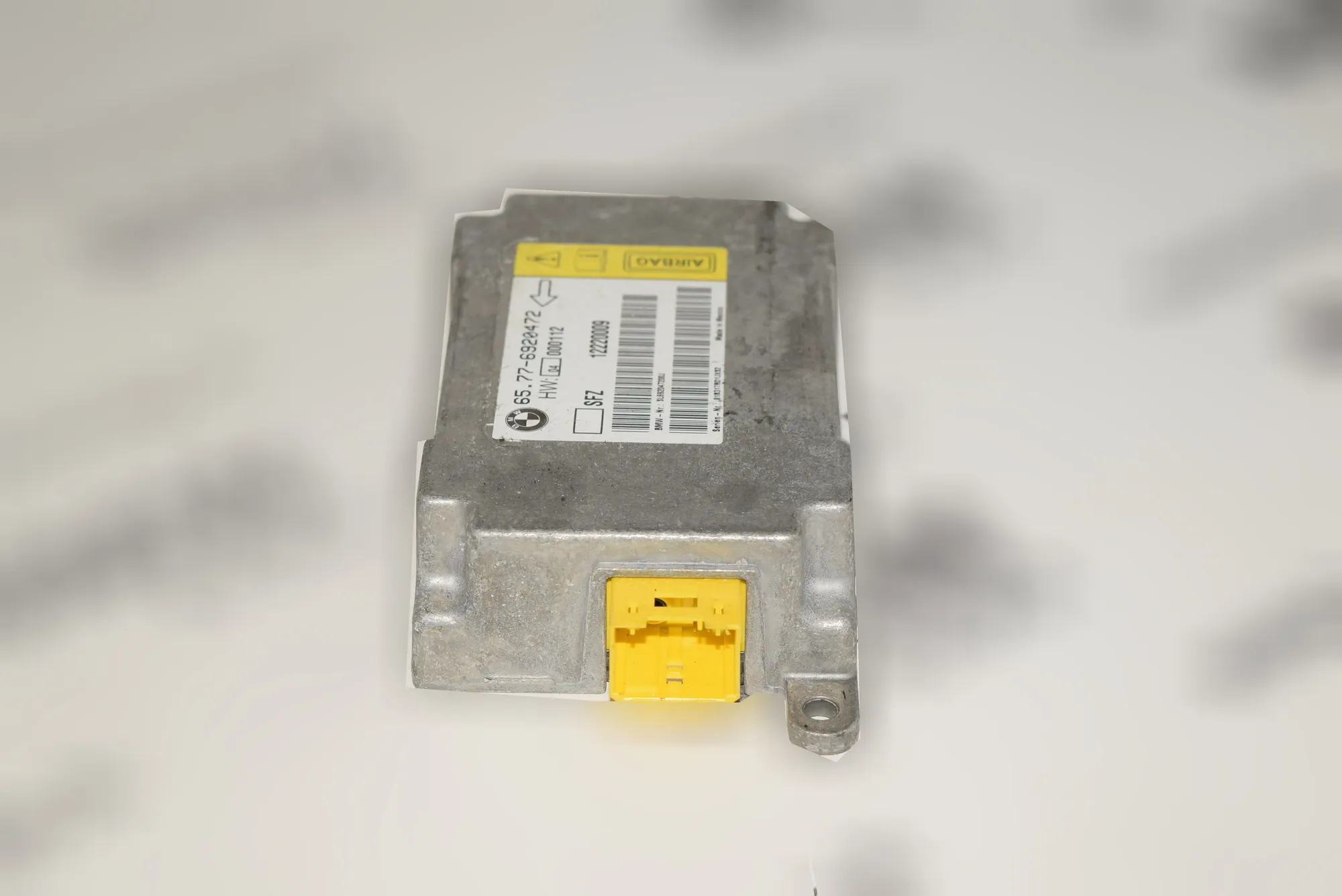 SRS Control Unit – OEM 6920472 · BMW 7 (E65, E66, E67) 735 i, Li 2001 – 3
