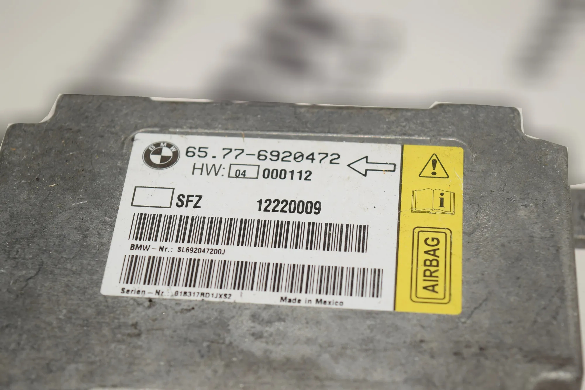 SRS Control Unit – OEM 6920472 · BMW 7 (E65, E66, E67) 735 i, Li 2001 – 4