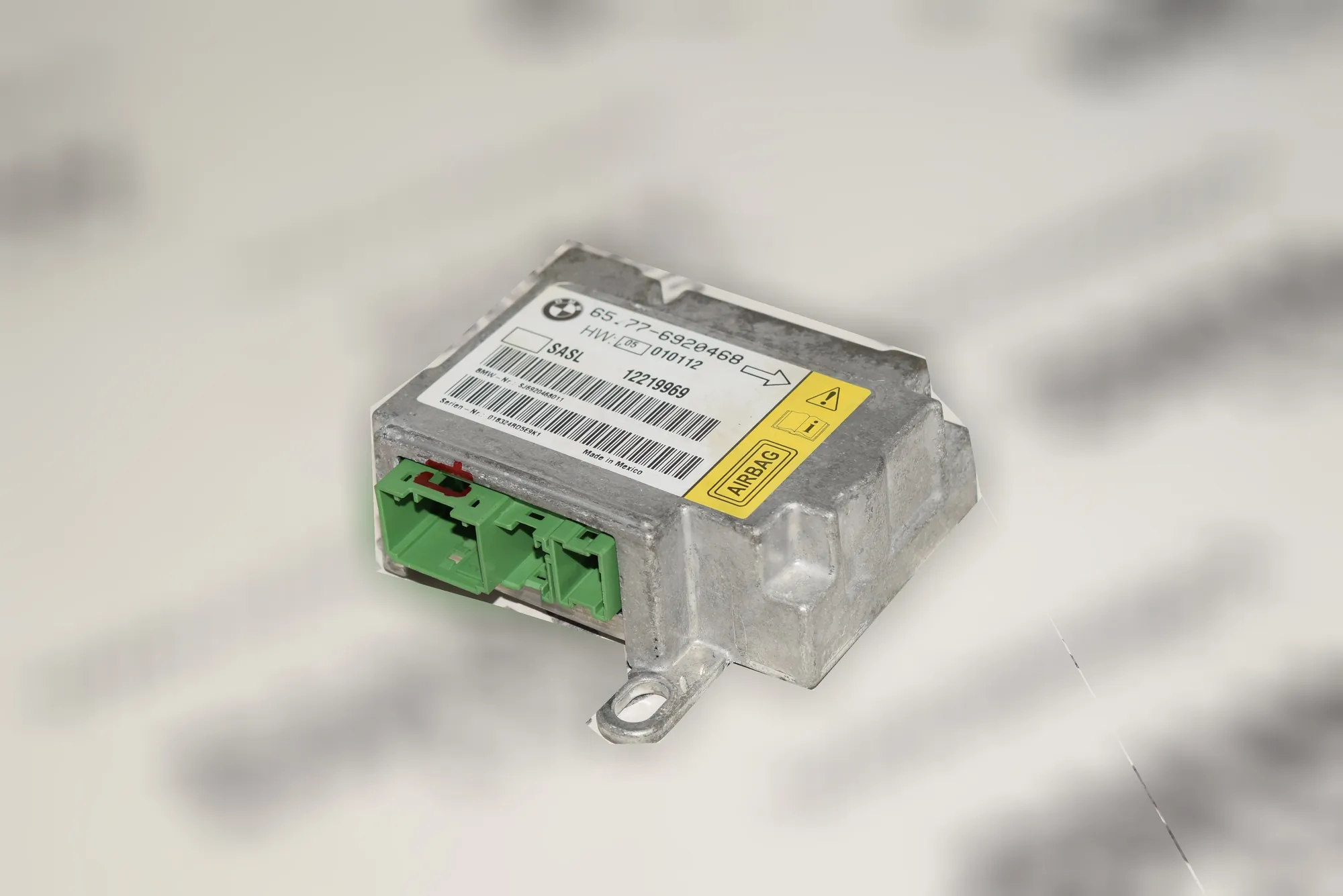 SRS Control Unit – OEM 6920468 · BMW 7 (E65, E66, E67) 735 i, Li 2001