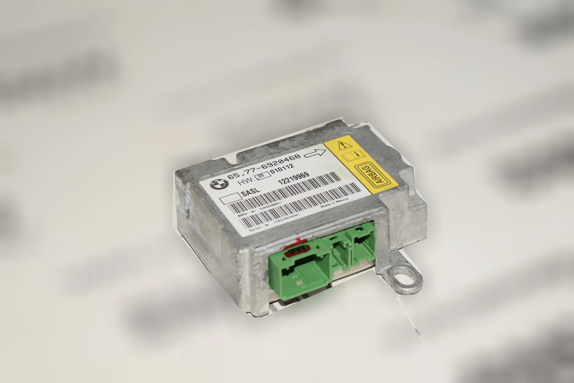 SRS Control Unit – OEM 6920468 · BMW 7 (E65, E66, E67) 735 i, Li 2001 – 4