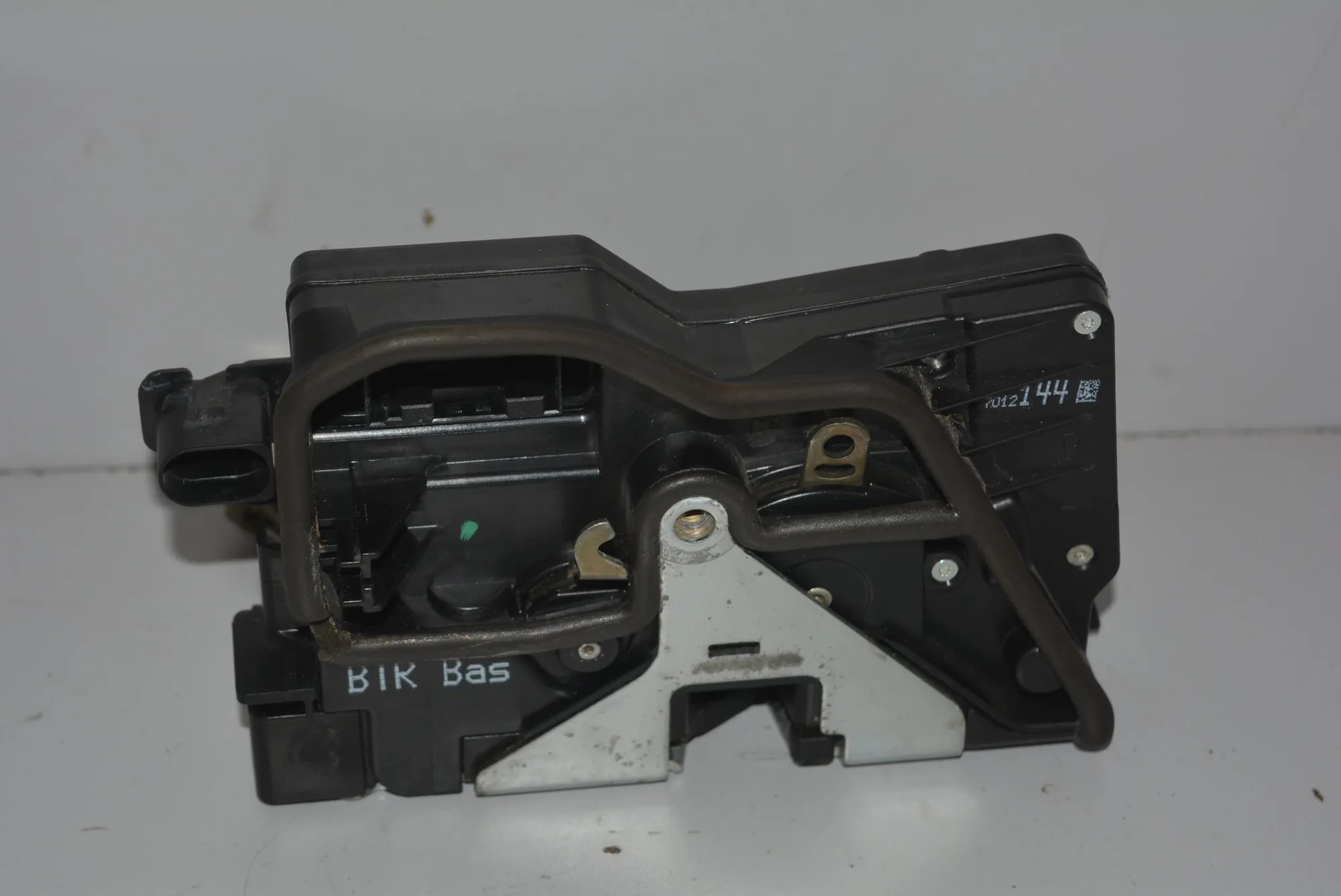 Front Right Door Lock – OEM 7012144 · BMW 7 (E65, E66, E67) 735 i, Li 2001