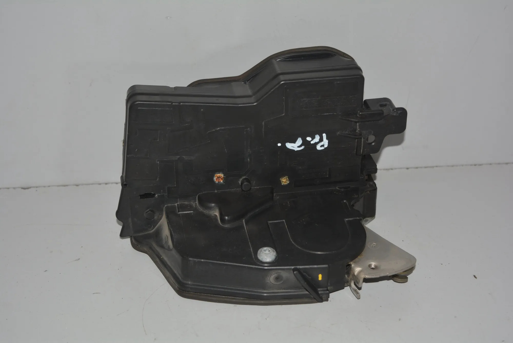 Front Right Door Lock – OEM 7012144 · BMW 7 (E65, E66, E67) 735 i, Li 2001 – 4