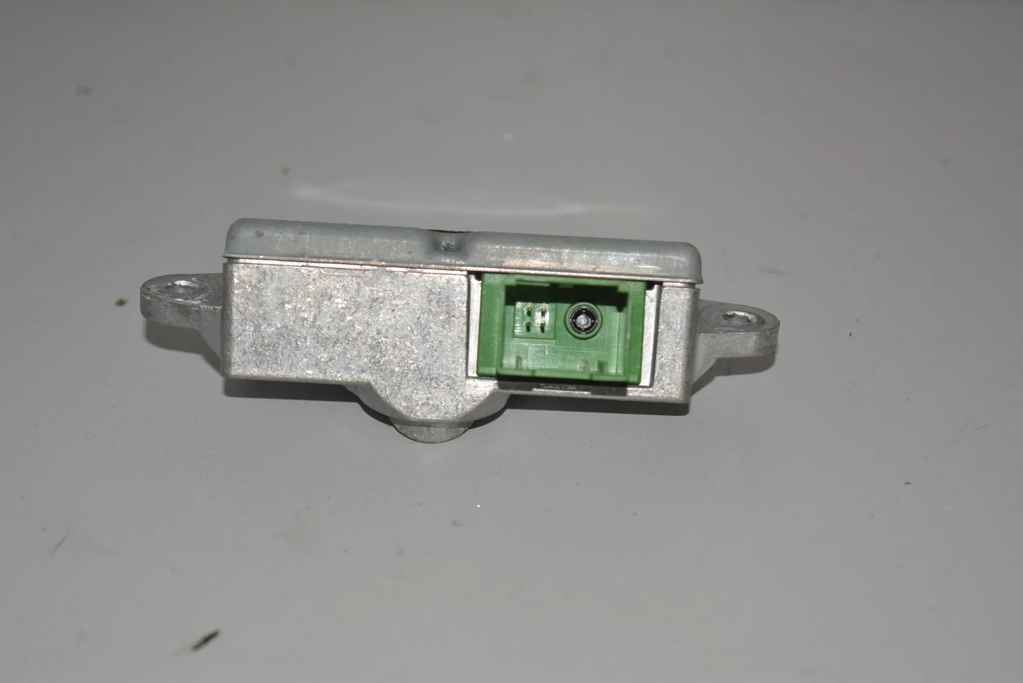 SRS Control Unit – OEM 6920477 · BMW 7 (E65, E66, E67) 735 i, Li 2001 – 3
