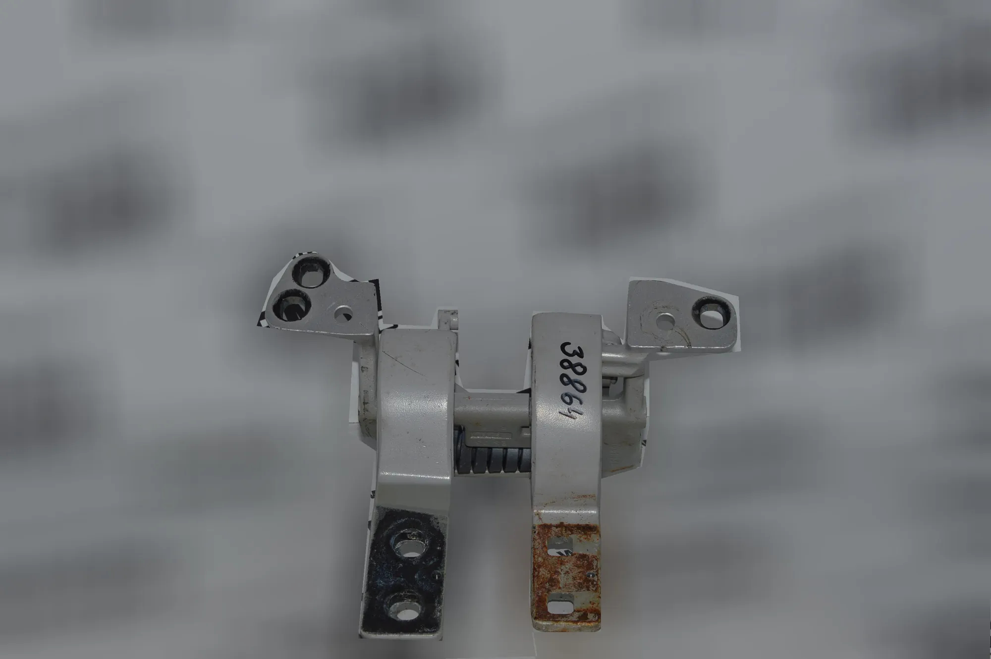 Right Side Bootlid Hinge – OEM 7061384 · BMW 5 Touring (E61) 525 i 2004