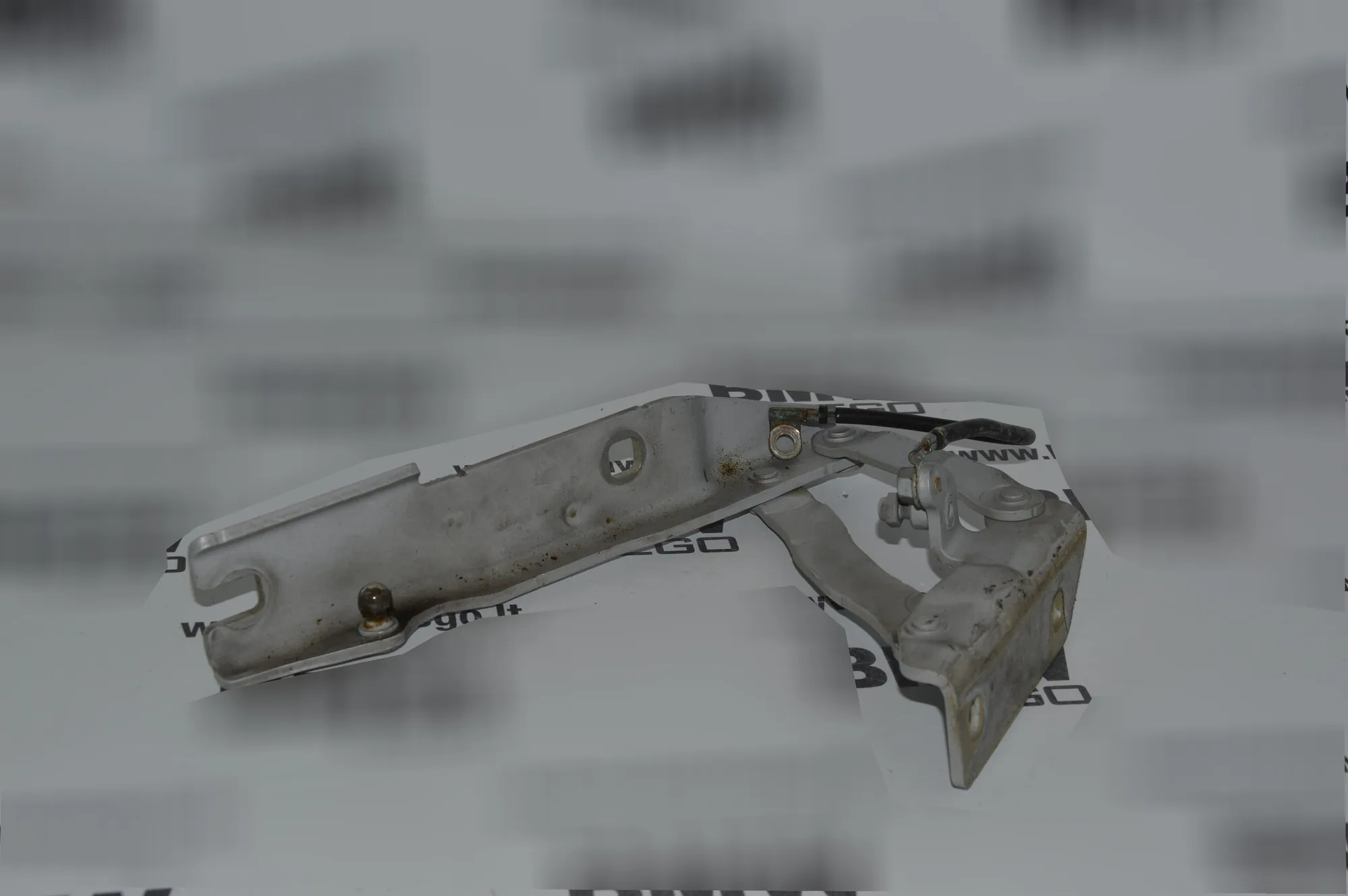 Front Right Bonnet Hinge – OEM 7008728 · BMW 5 Touring (E61) 525 i 2004 – 3