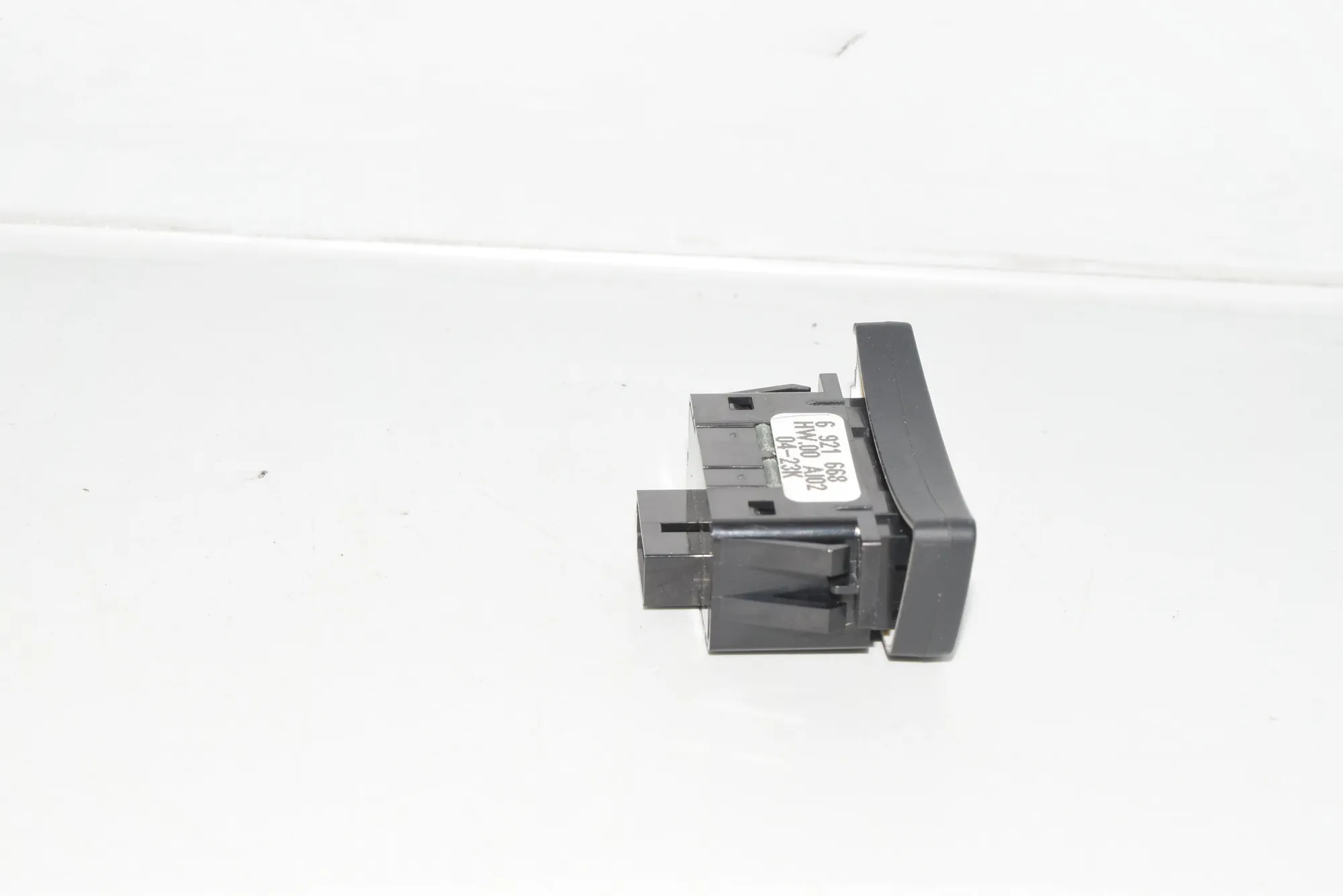 Other Control Units – OEM 6921668 · BMW 5 Touring (E61) 525 i 2004 – 3