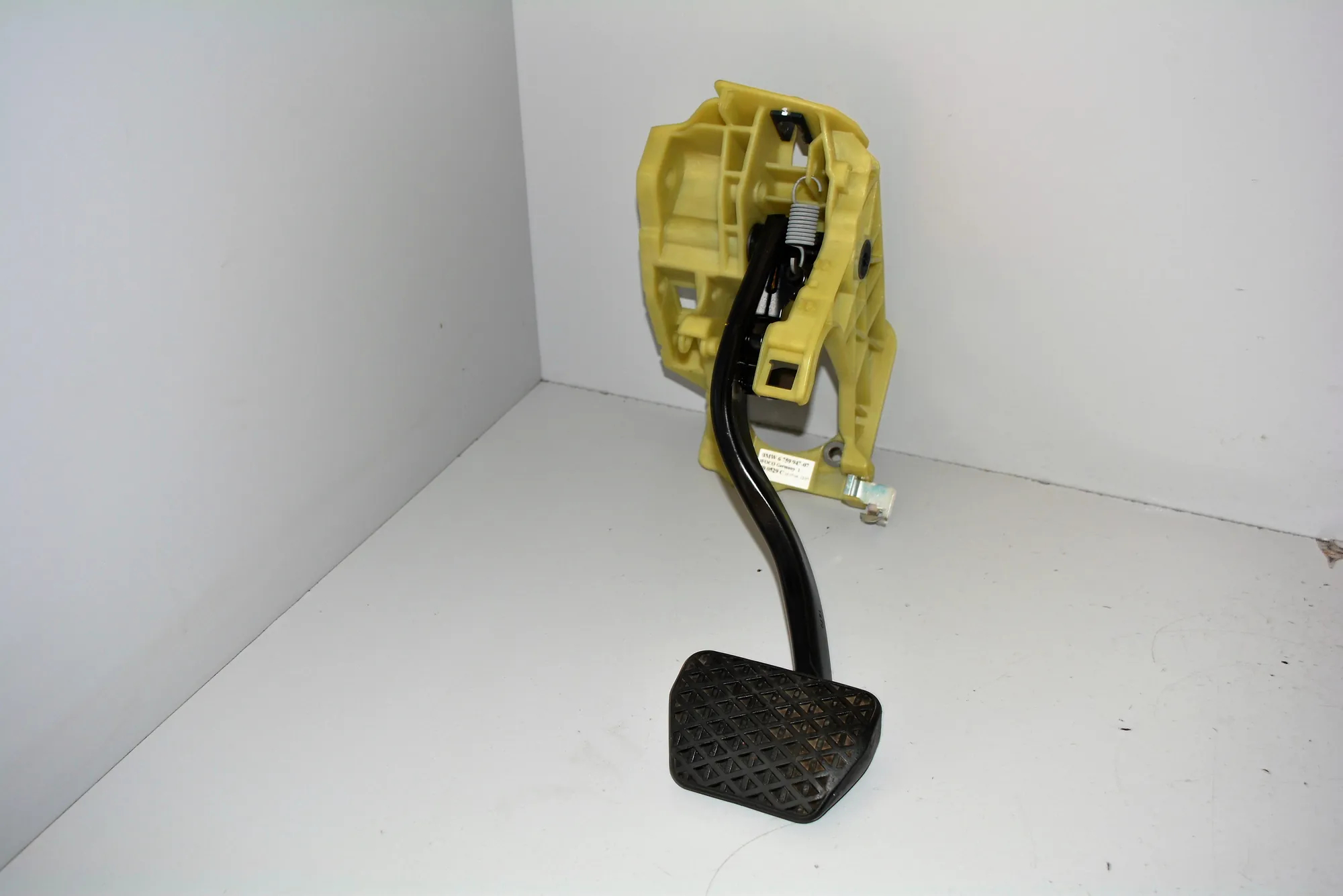 Brake Pedal – OEM 6759947 · BMW 5 Touring (E61) 525 i 2004 – 7