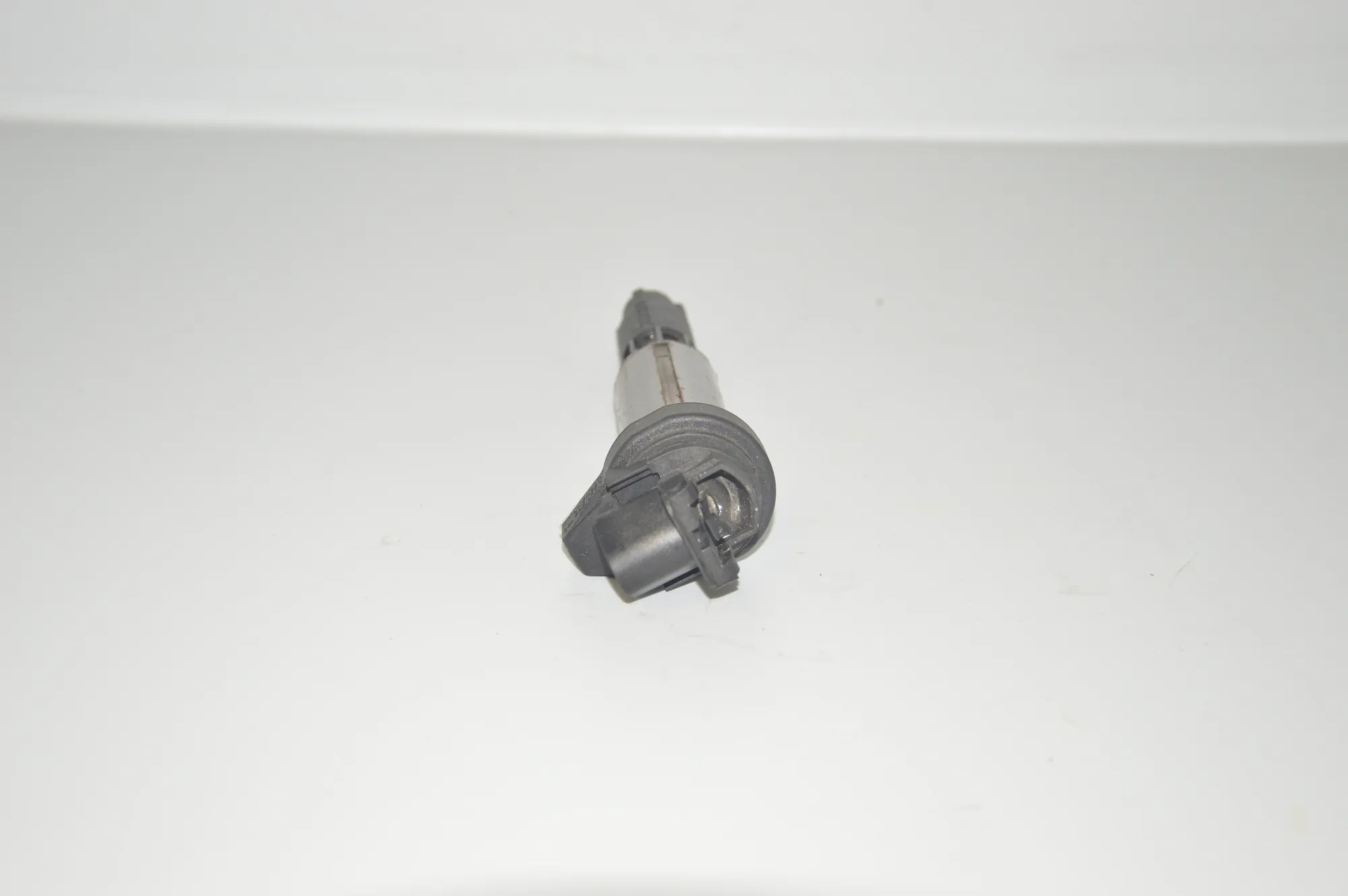 High Voltage Ignition Coil – OEM 0221504100 · BMW 5 Touring (E61) 525 i 2004 – 2