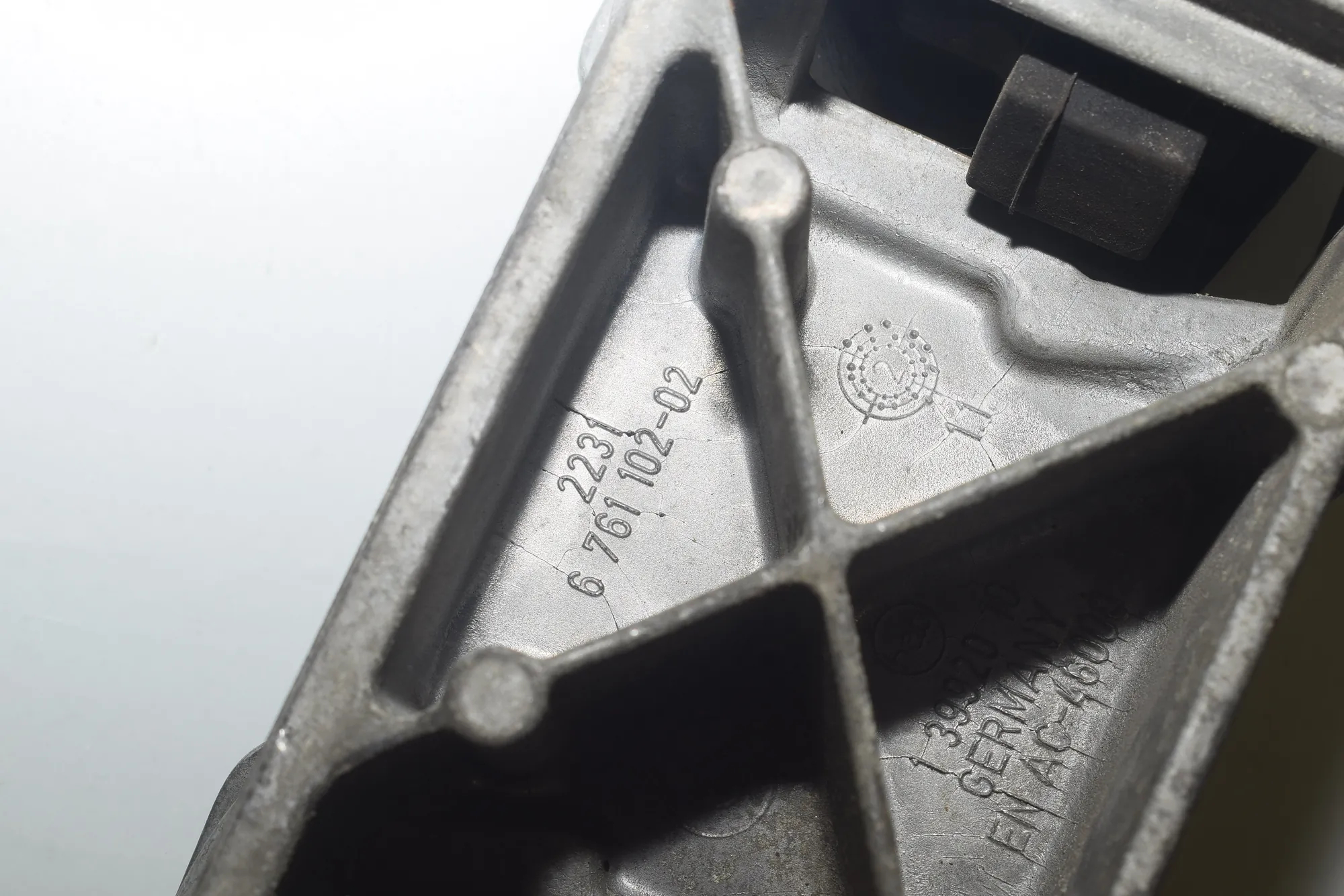 Gearbox Support Mount Bracket – OEM 6761102 · BMW 5 Touring (E61) 525 i 2004 – 6