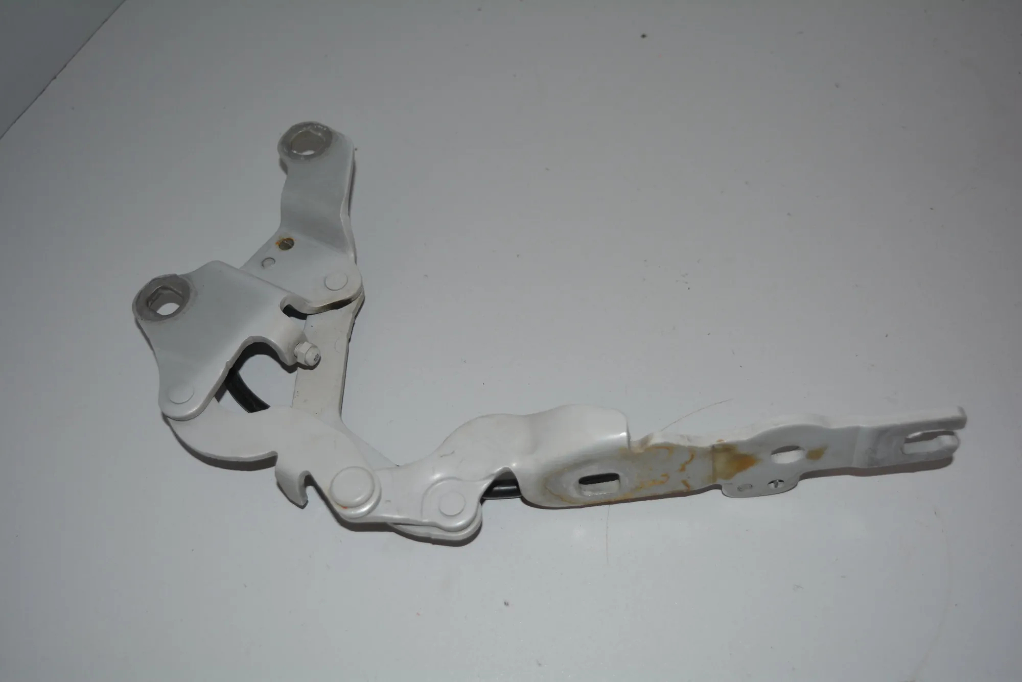 Front Right Bonnet Hinge – OEM 41617210674 · BMW 1 (E87) 118 d 2010 – 3