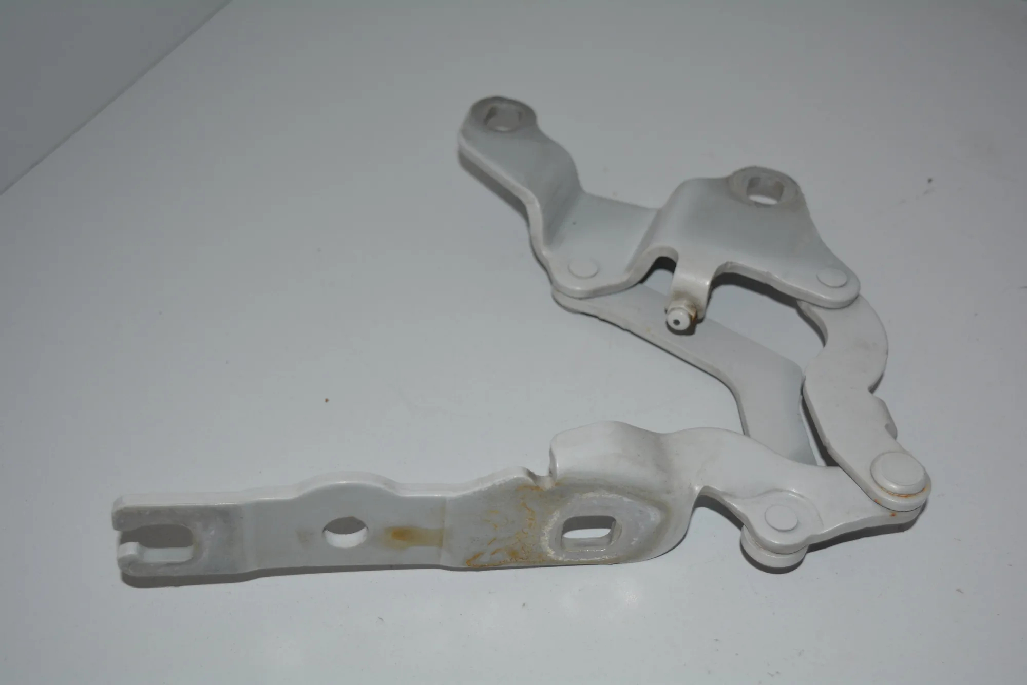 Front Left Bonnet Hinge – OEM 41617210673 · BMW 1 (E87) 118 d 2010