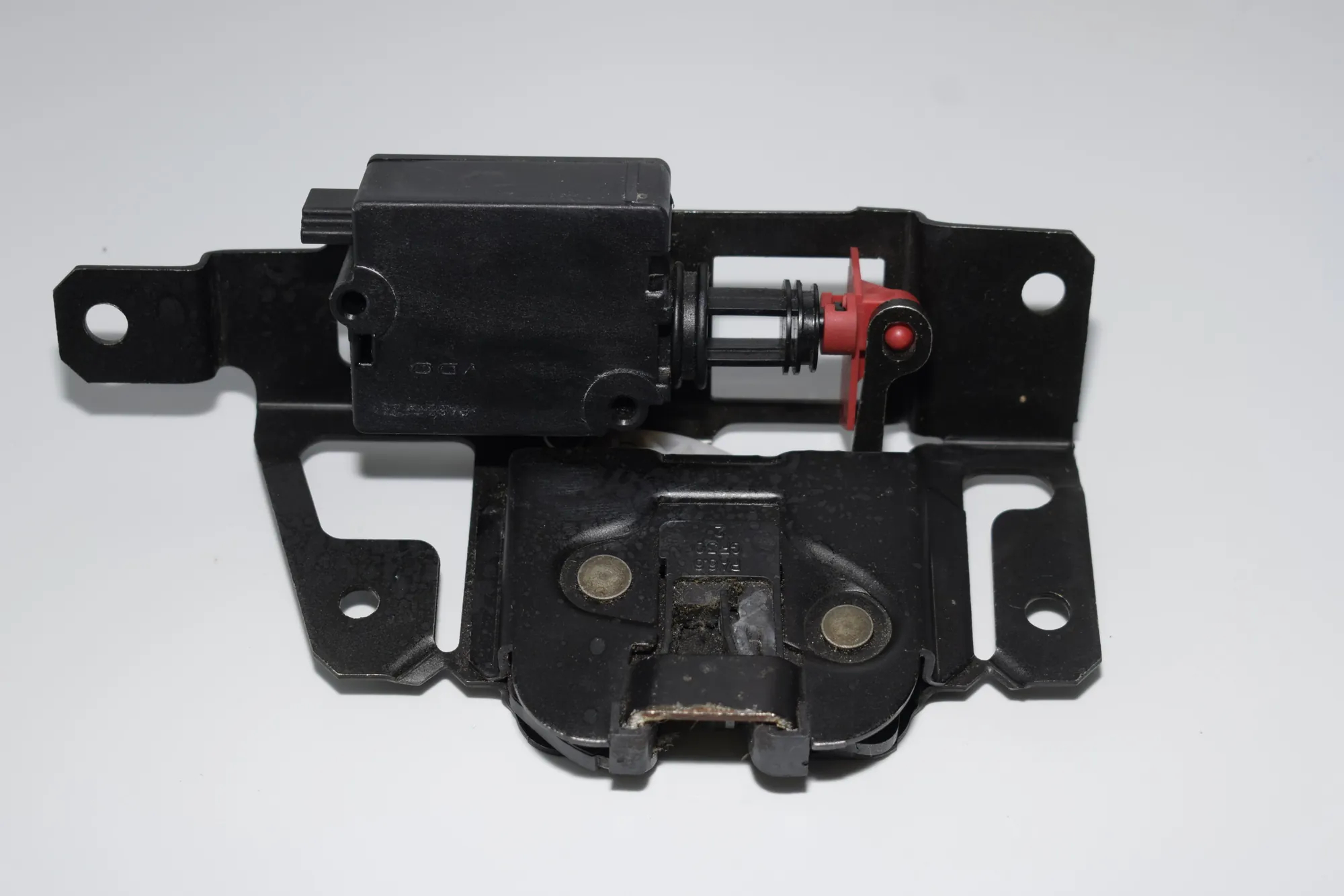 Tailgate Boot Lock – OEM 7057364 · BMW 3 Touring (E46) 318 i 2004
