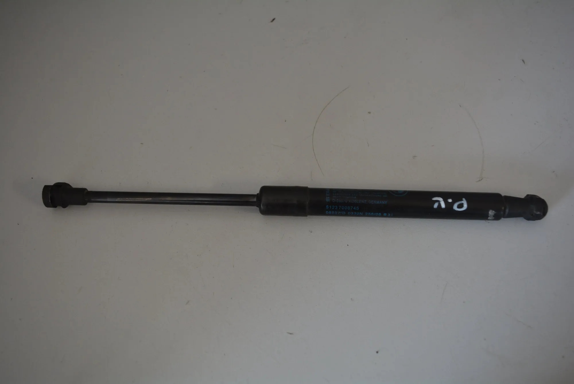 Front Left Bonnet Strut – OEM 7008745 · BMW 5 Touring (E61) 530 d 2008