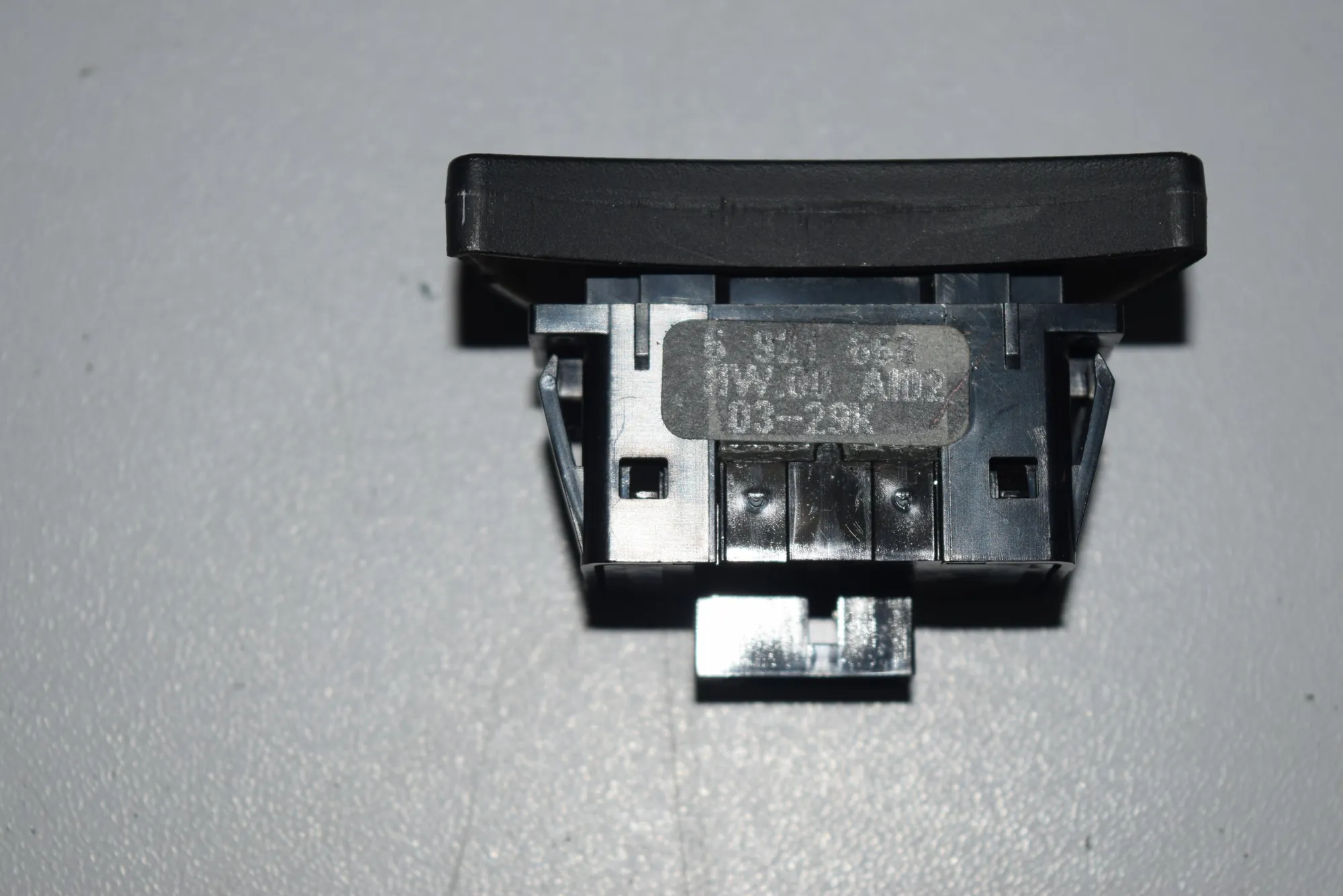 Other Control Units – OEM 6921668 · BMW 5 (E60) 525 i 2003 – 4
