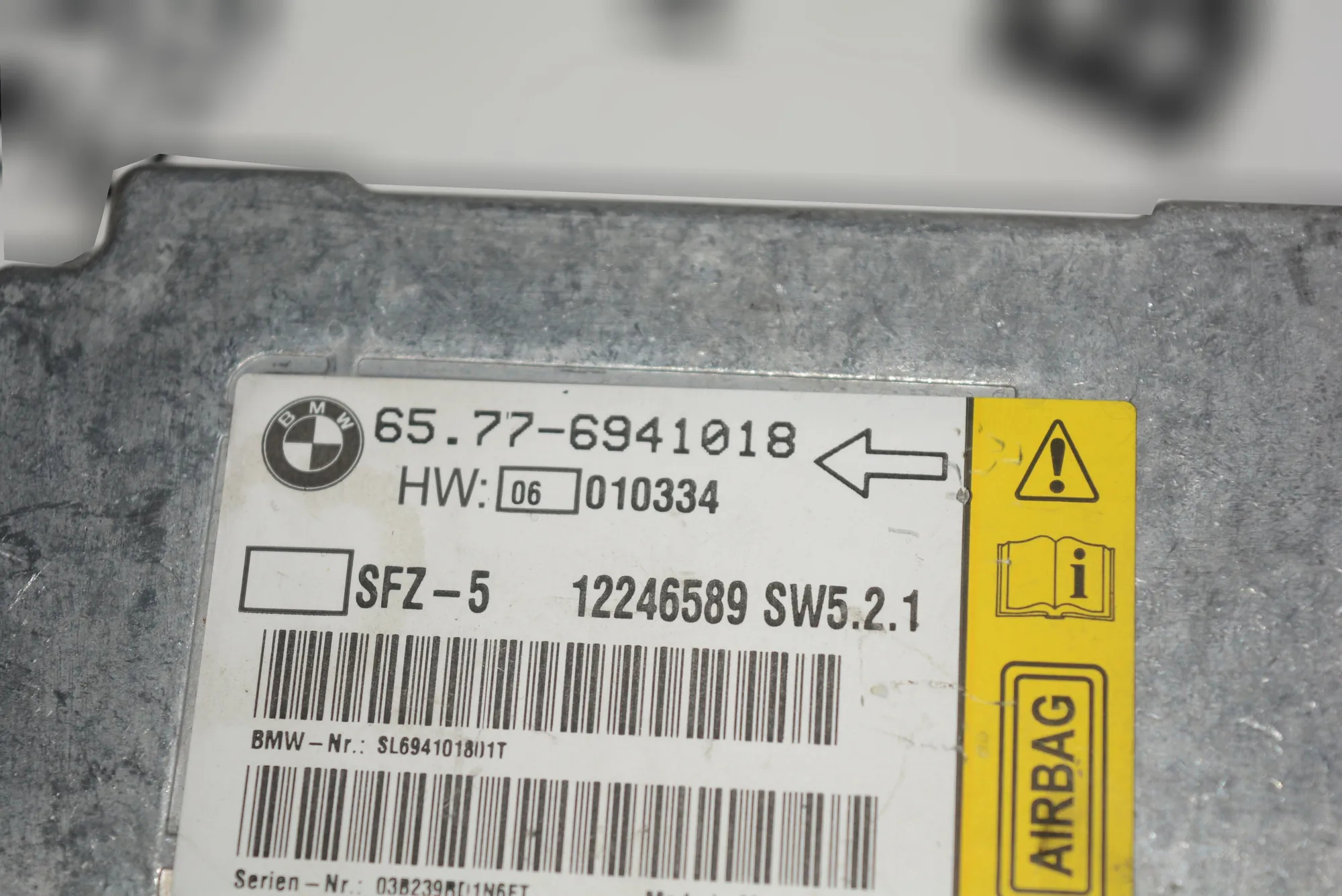 SRS Control Unit – OEM 6941018 · BMW 5 (E60) 525 i 2003 – 5
