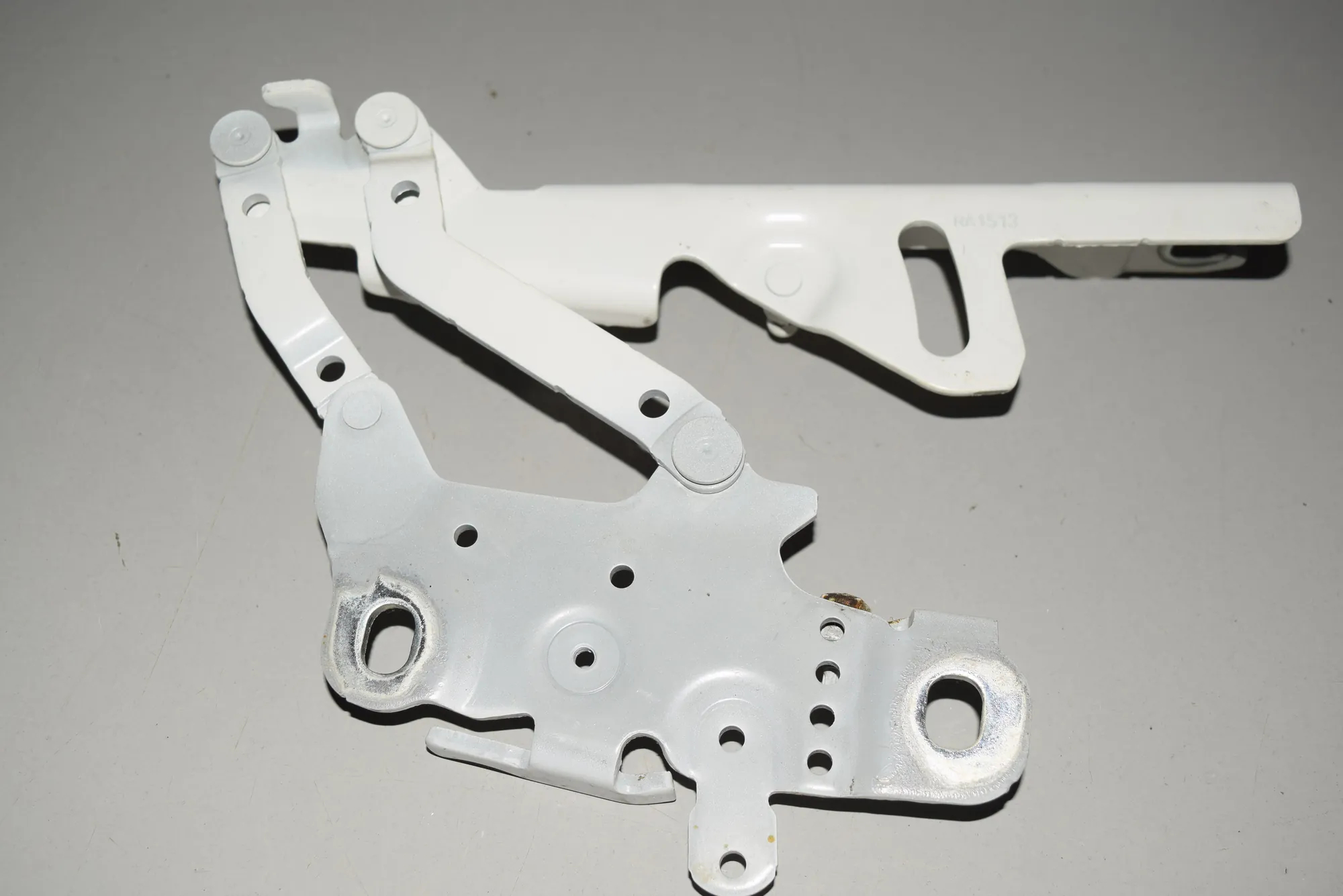 Front Right Bonnet Hinge – OEM 7336700 · BMW 1 (F20) 118 d 2013