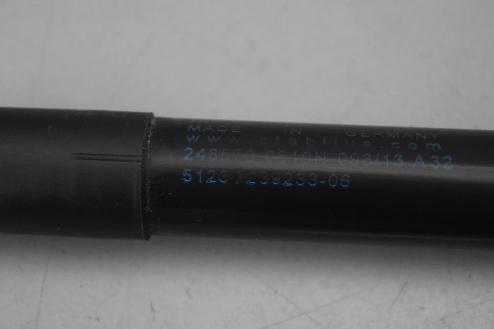 Front Left Bonnet Strut – OEM 7239233 · BMW 1 (F20) 118 d 2013 – 2
