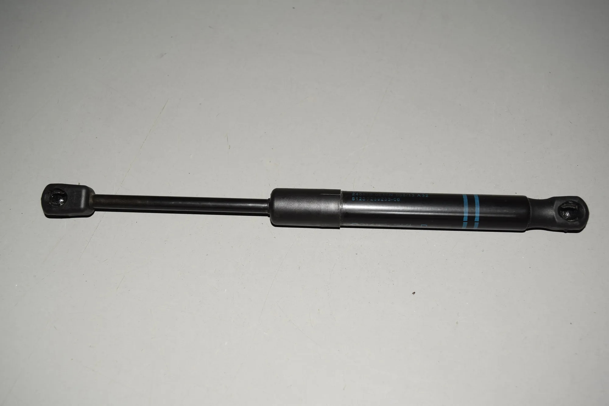Front Left Bonnet Strut – OEM 7239233 · BMW 1 (F20) 118 d 2013