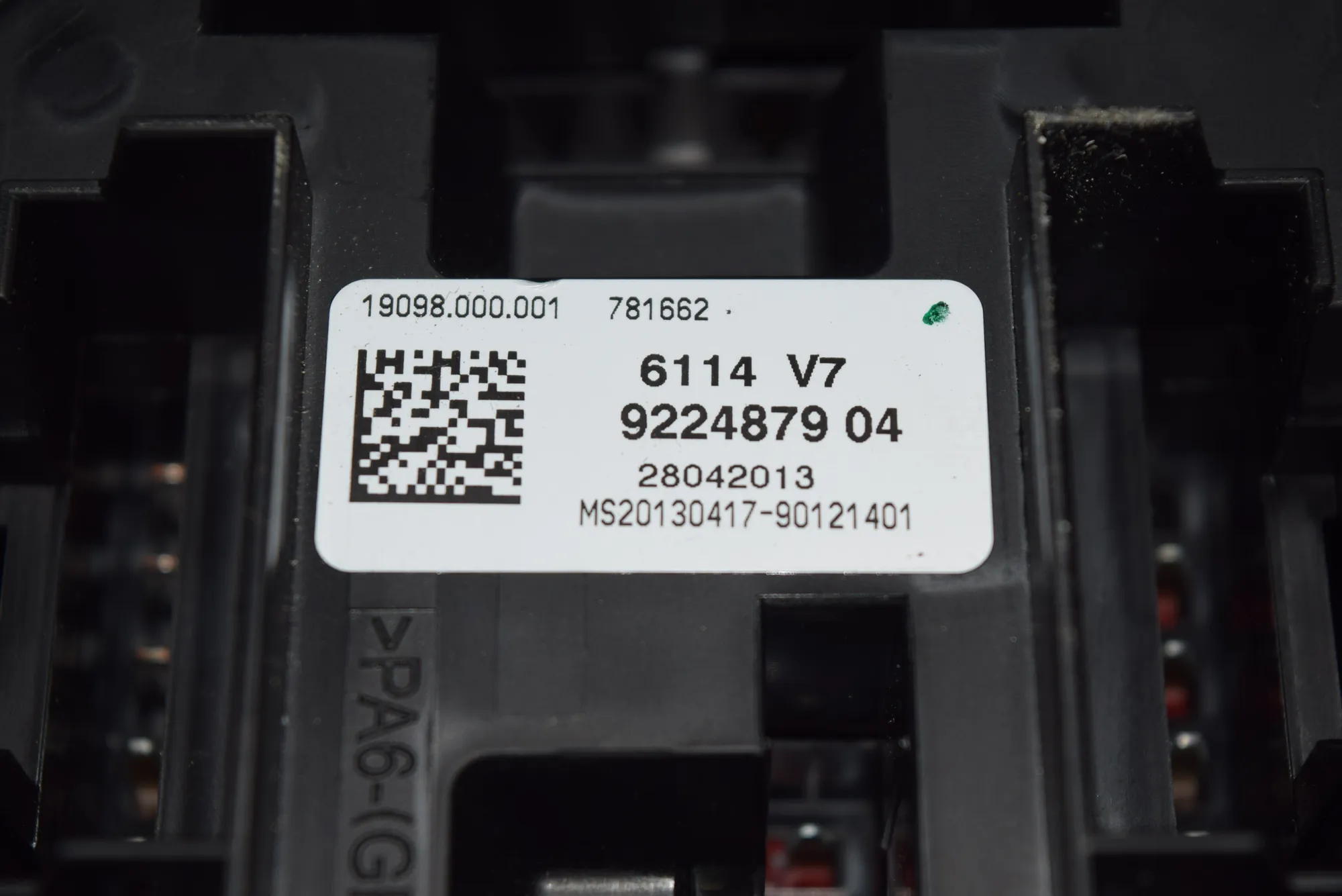 Fuse Box – OEM 9224879 · BMW 1 (F20) 118 d 2013 – 4