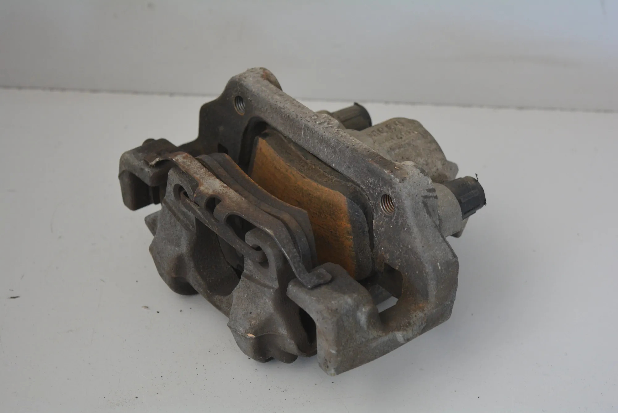 Front Right Brake Caliper – OEM NA · BMW 1 (F20) 118 d 2013 – 3