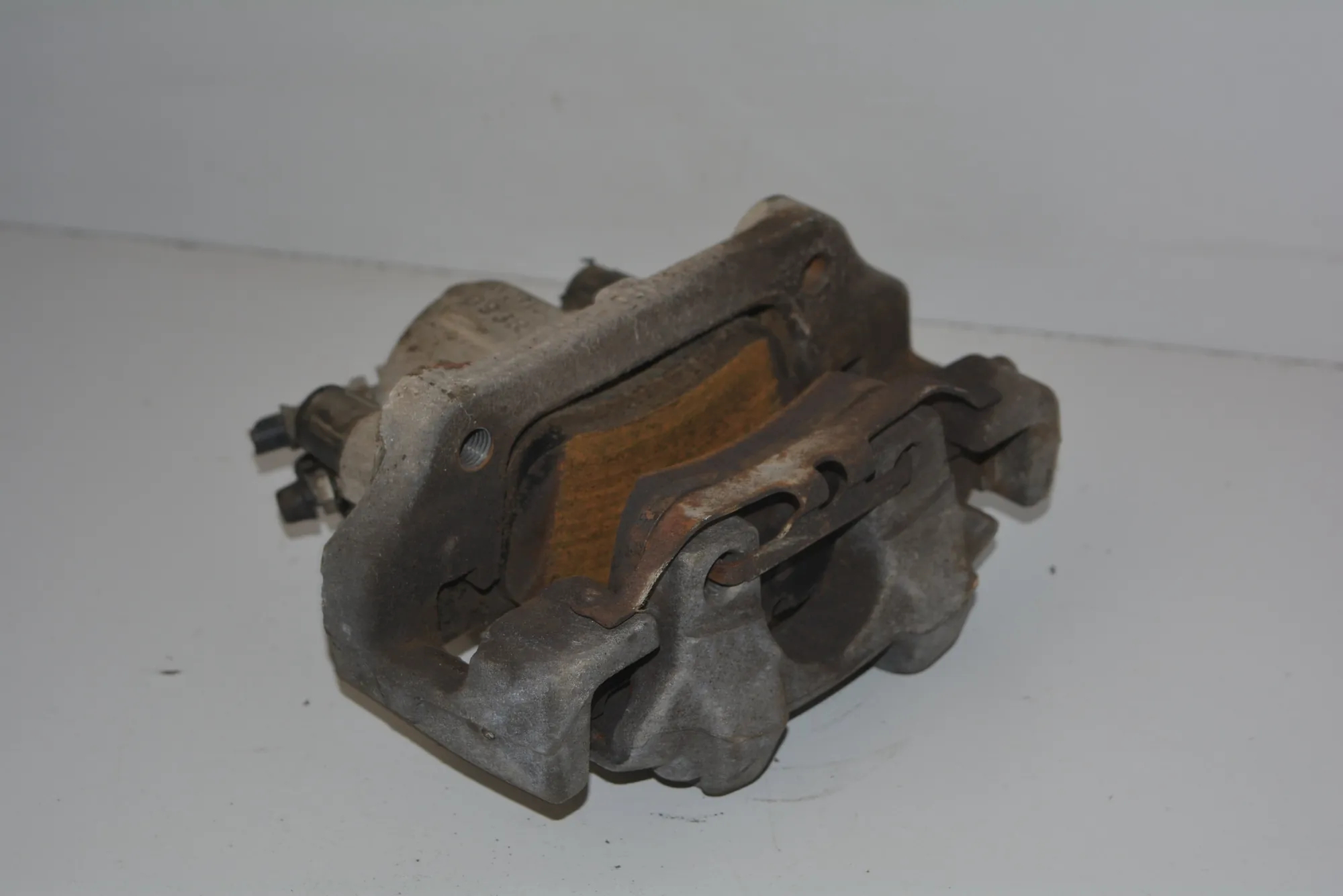 Front Right Brake Caliper – OEM NA · BMW 1 (F20) 118 d 2013 – 6