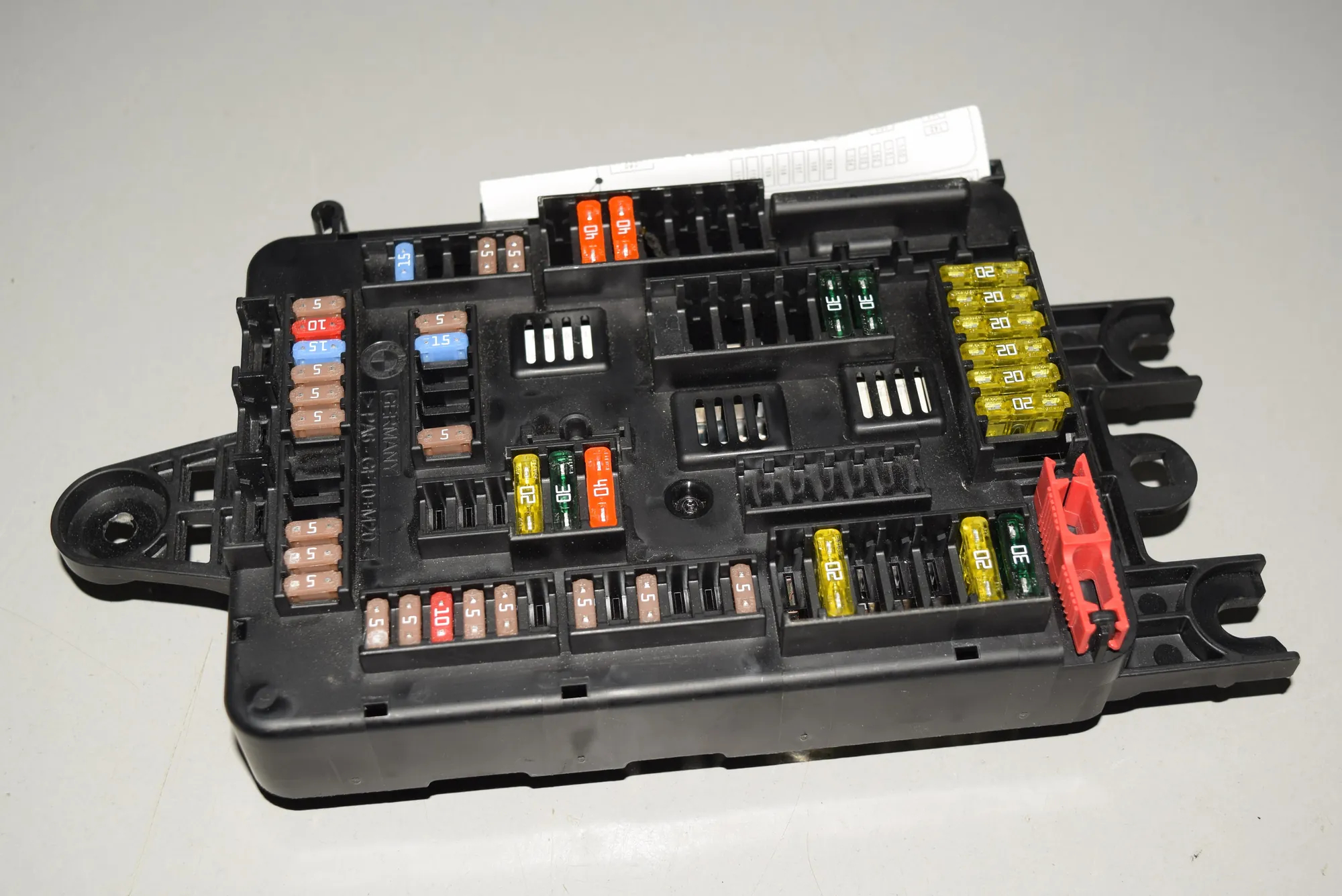 Fuse Box – OEM 9261111 · BMW 1 (F20) 118 d 2013 – 5