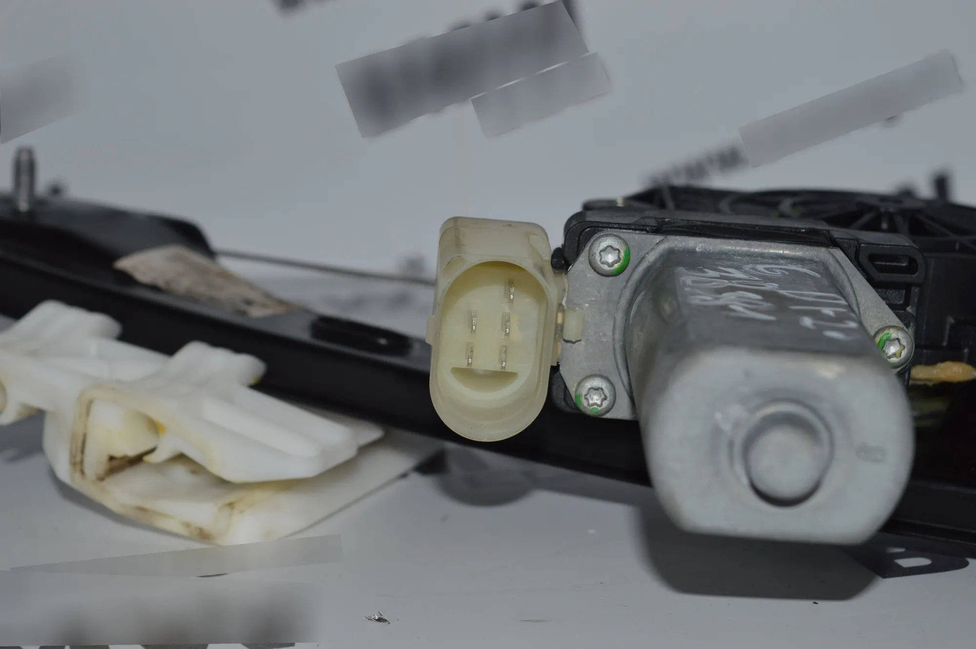 Rear Right Door Window Regulator – OEM 7242556 · BMW 1 (F20) 118 d 2013 – 3