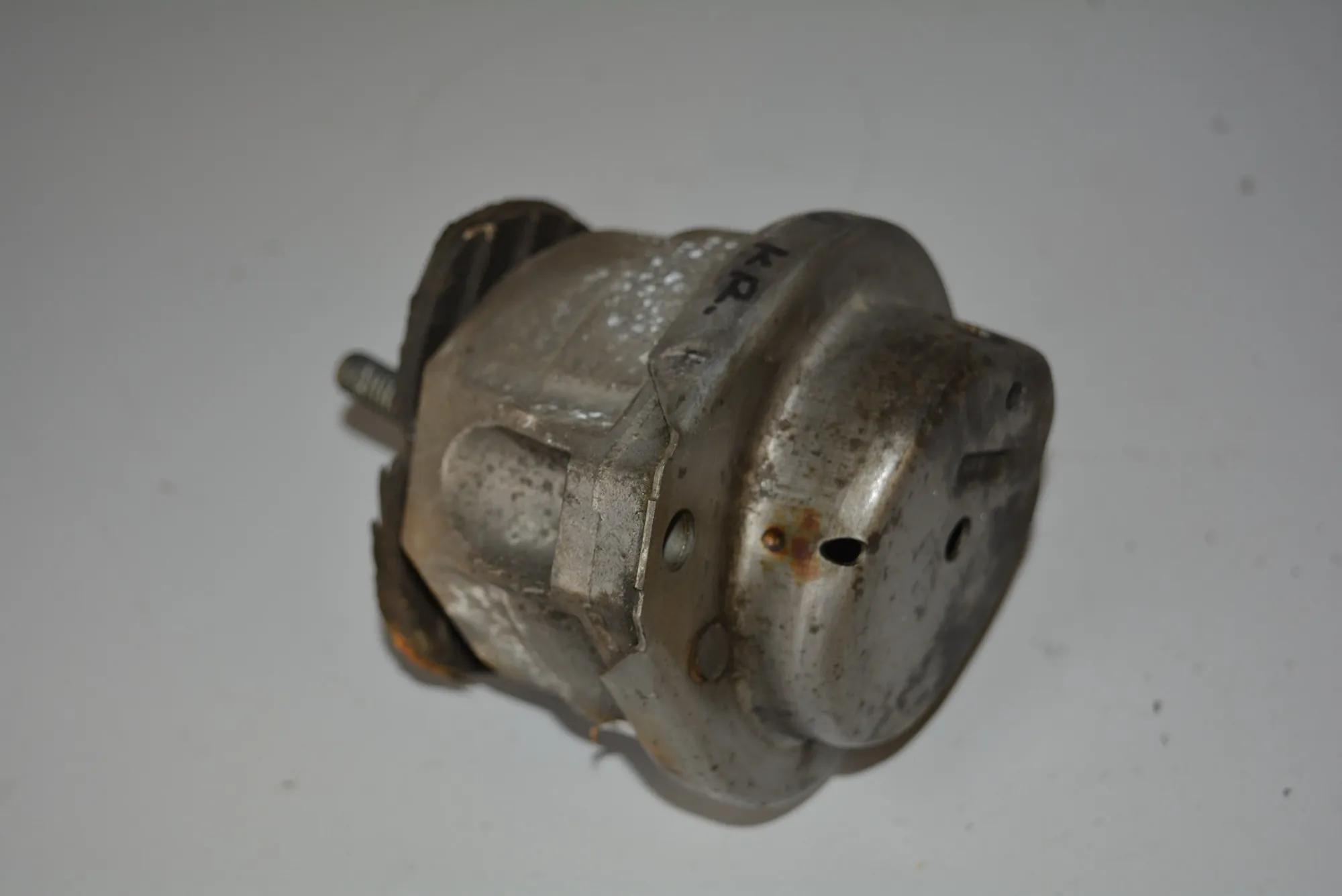 Left Side Engine Mount – OEM 6762607 · BMW 5 (E60) 545 i 2003 – 2