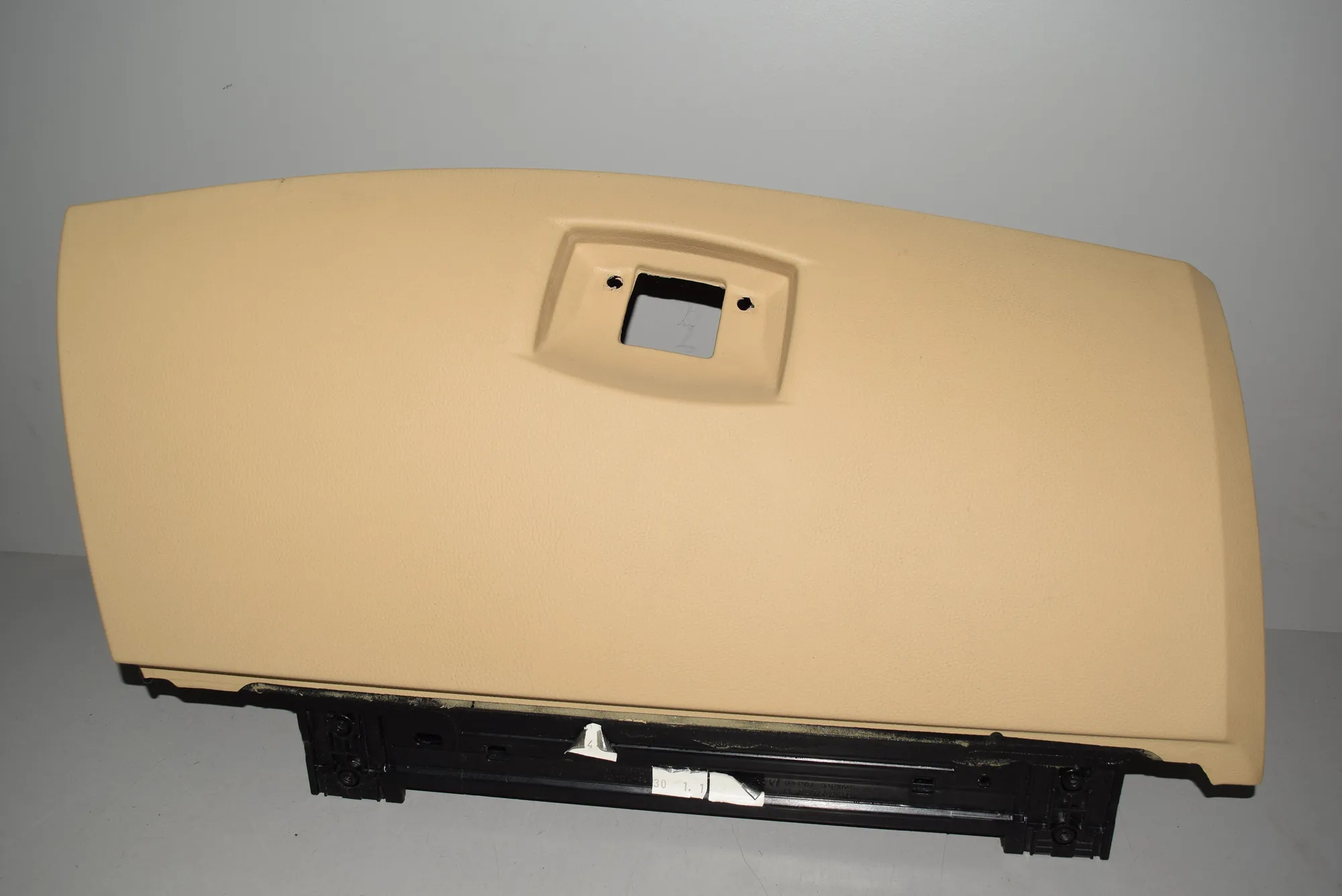 Glove Compartment – OEM 7034079 · BMW 5 (E60) 545 i 2003