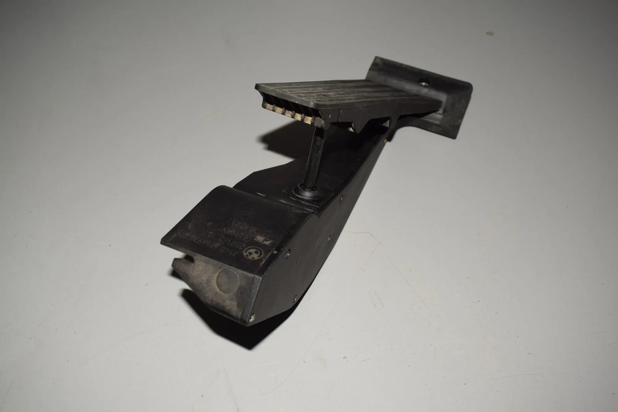 Throttle Pedal – OEM 6766930 · BMW 5 (E60) 545 i 2003 – 2