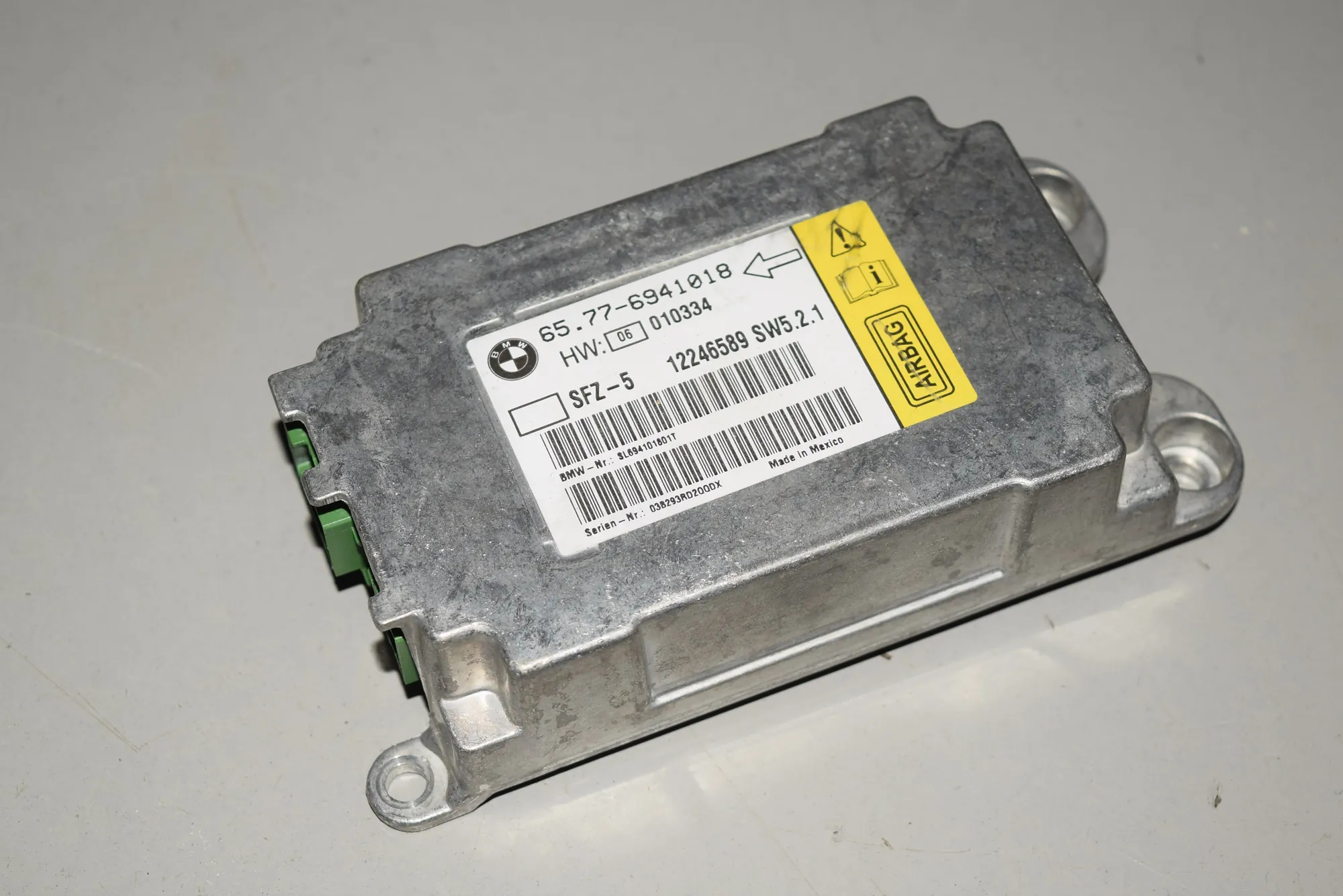 SRS Control Unit – OEM 6941018 · BMW 5 (E60) 545 i 2003