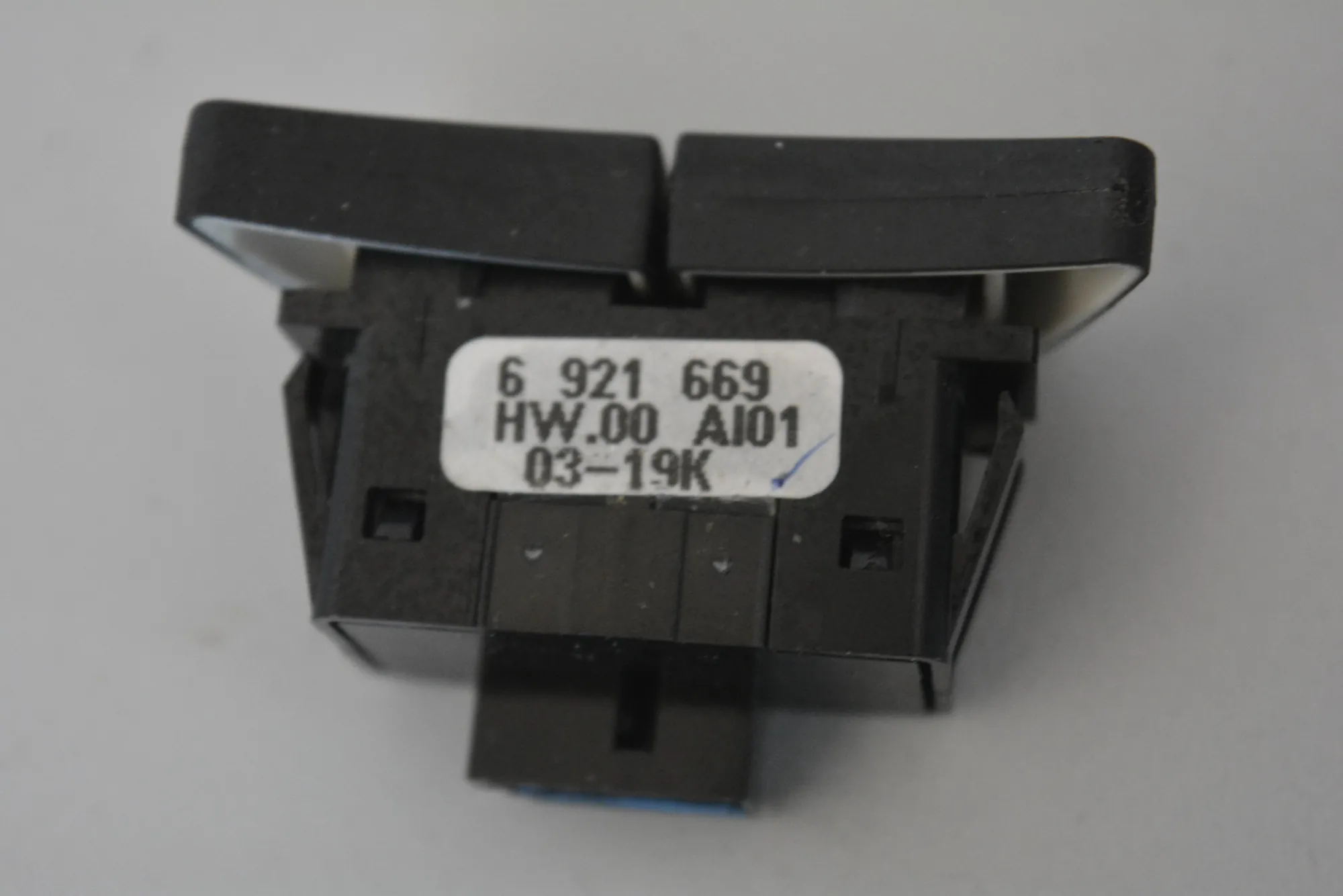 Switches – OEM 6921669 · BMW 5 (E60) 545 i 2003 – 4