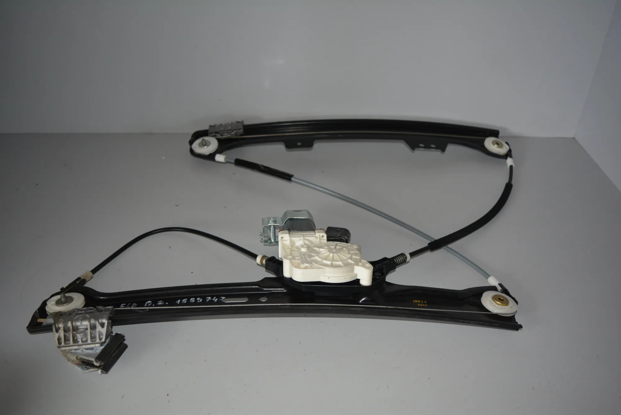 Front Right Door Window Regulator – OEM 7075668 · BMW 5 (E60) 545 i 2003