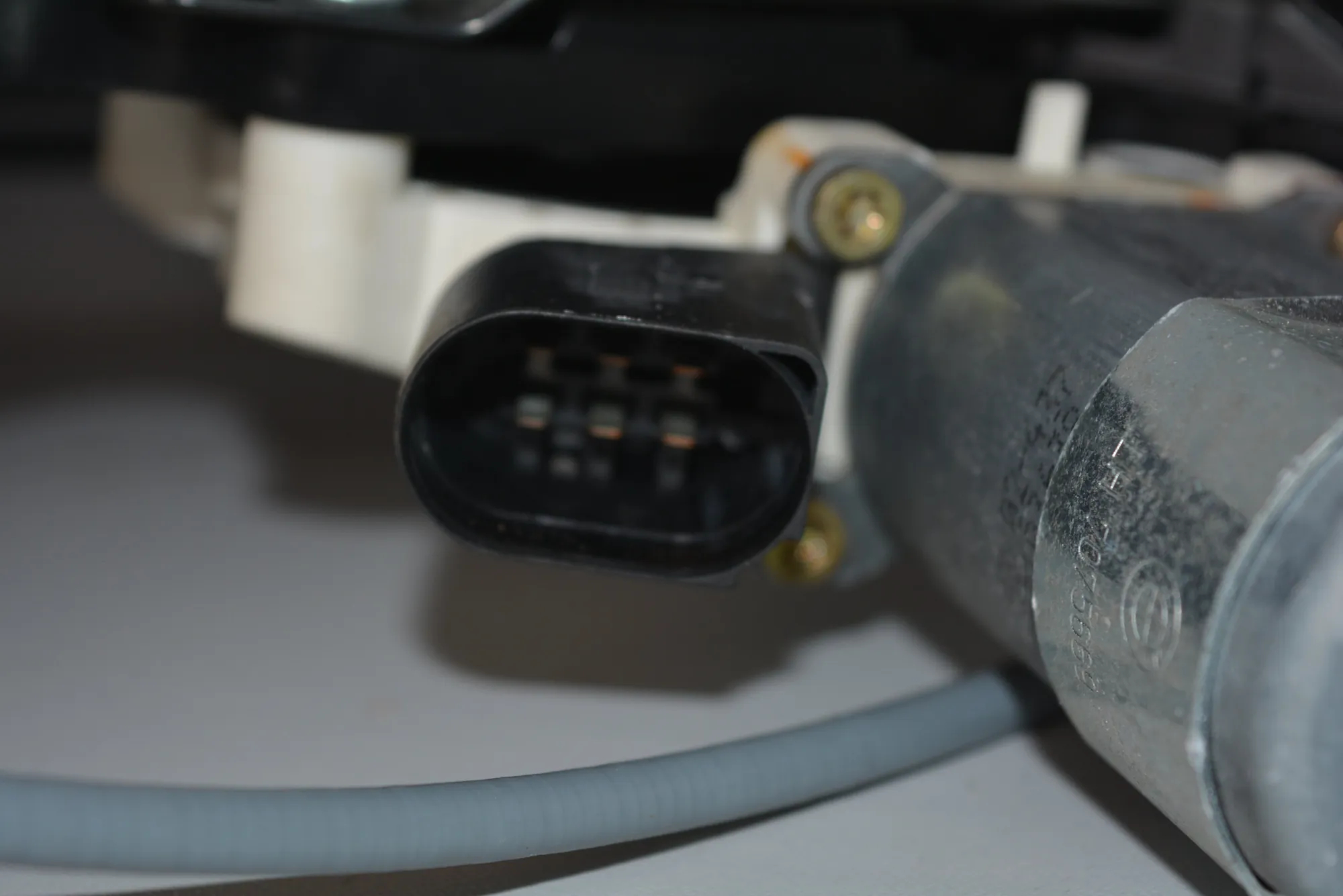 Front Left Door Window Regulator – OEM 7034351 · BMW 5 (E60) 545 i 2003 – 3