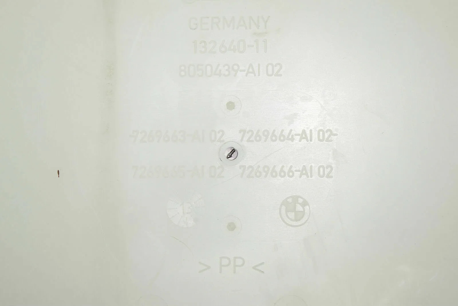 Window Washer Tank – OEM 7269665 · BMW 5 Touring (F11) 528 i xDrive 2013 – 2