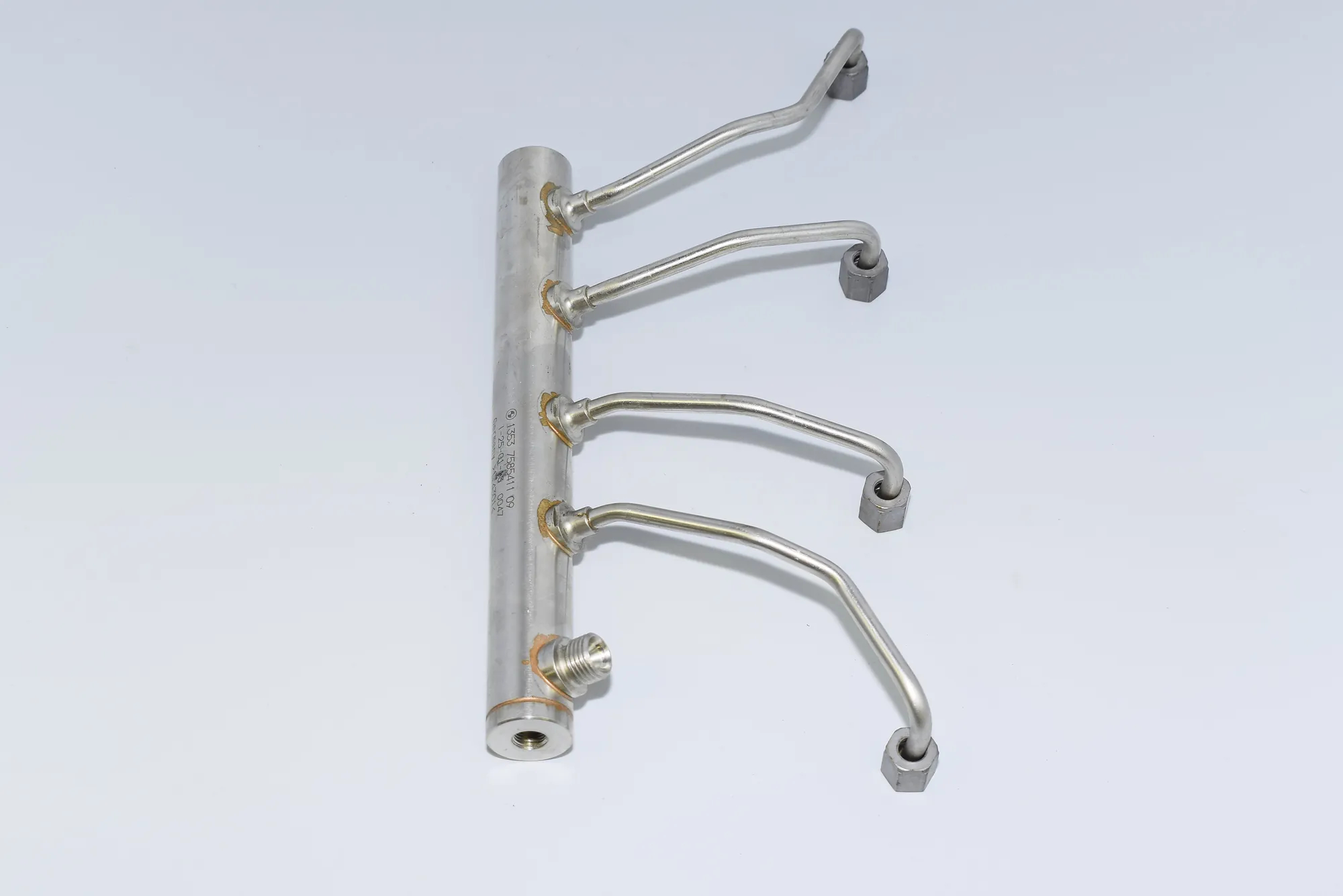 Fuel Rail – OEM 7585411 · BMW 5 Touring (F11) 528 i xDrive 2013 – 4